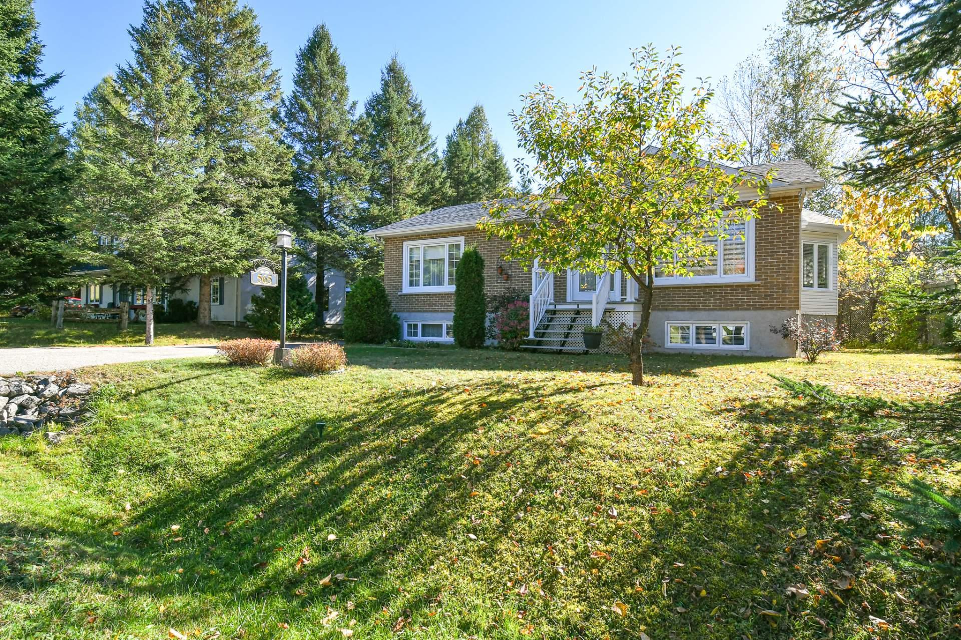 









565


Rue des Plaines

,
Sainte-Adèle,




QC
J8B1P6

