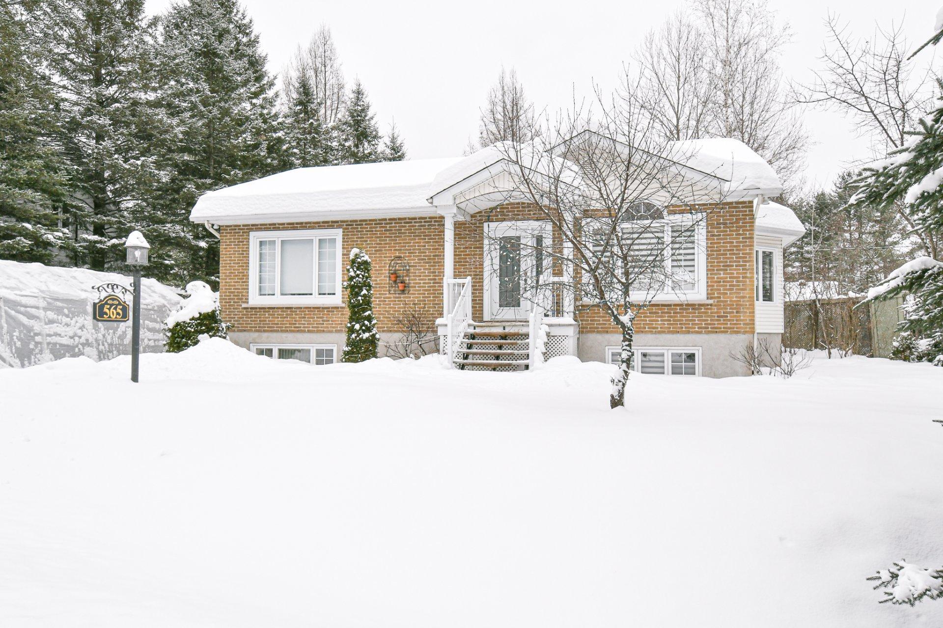 









565


Rue des Plaines

,
Sainte-Adèle,




QC
J8B1P6

