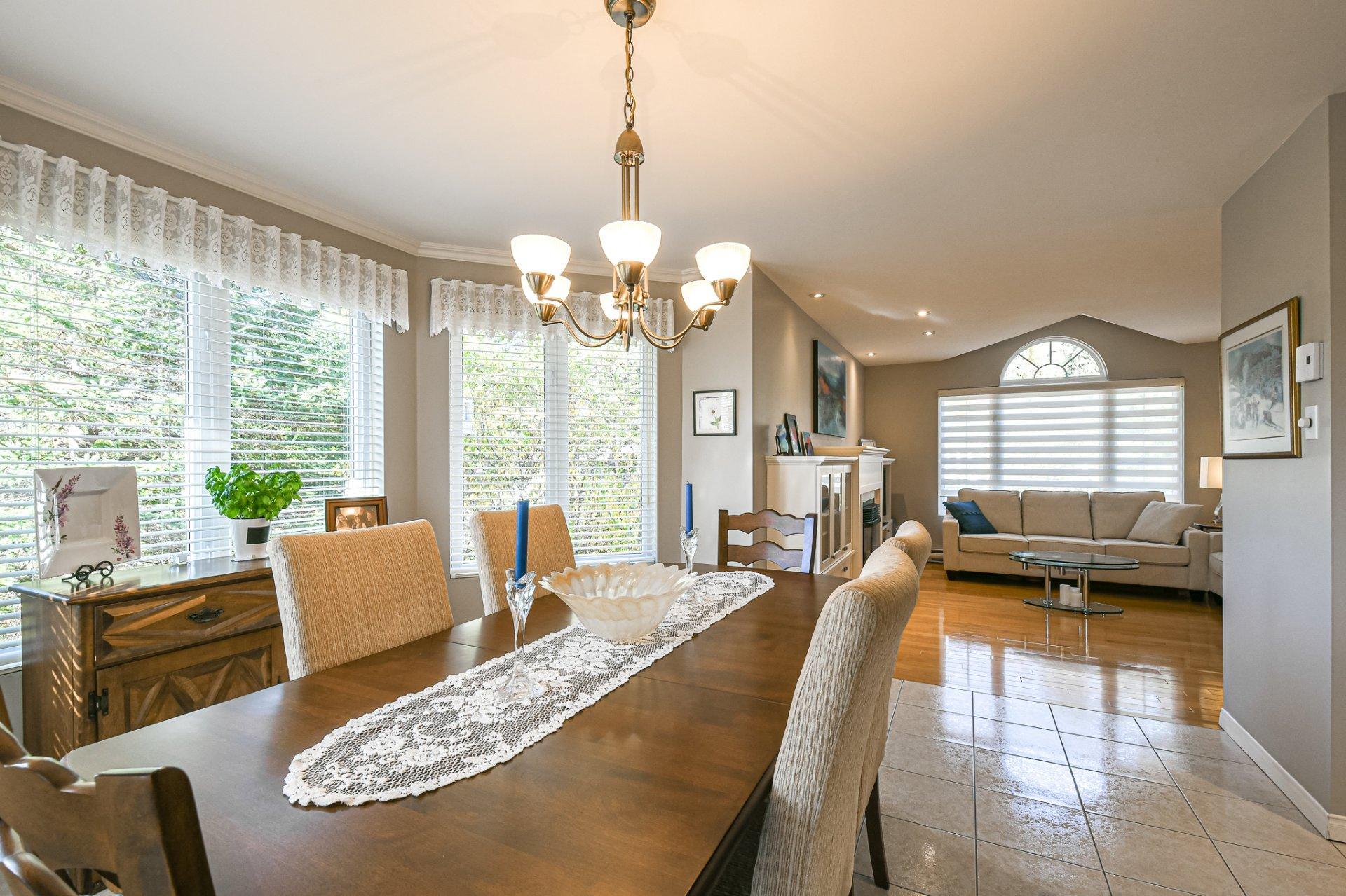 









565


Rue des Plaines

,
Sainte-Adèle,




QC
J8B1P6

