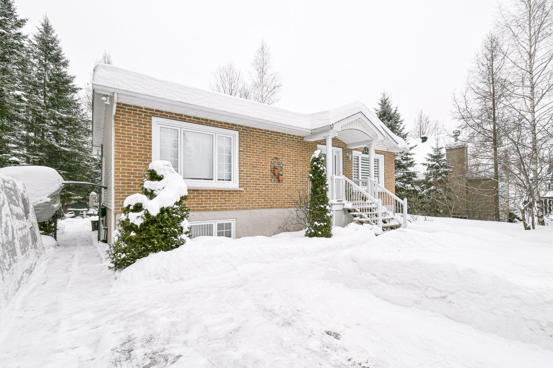 









565


Rue des Plaines

,
Sainte-Adèle,




QC
J8B1P6

