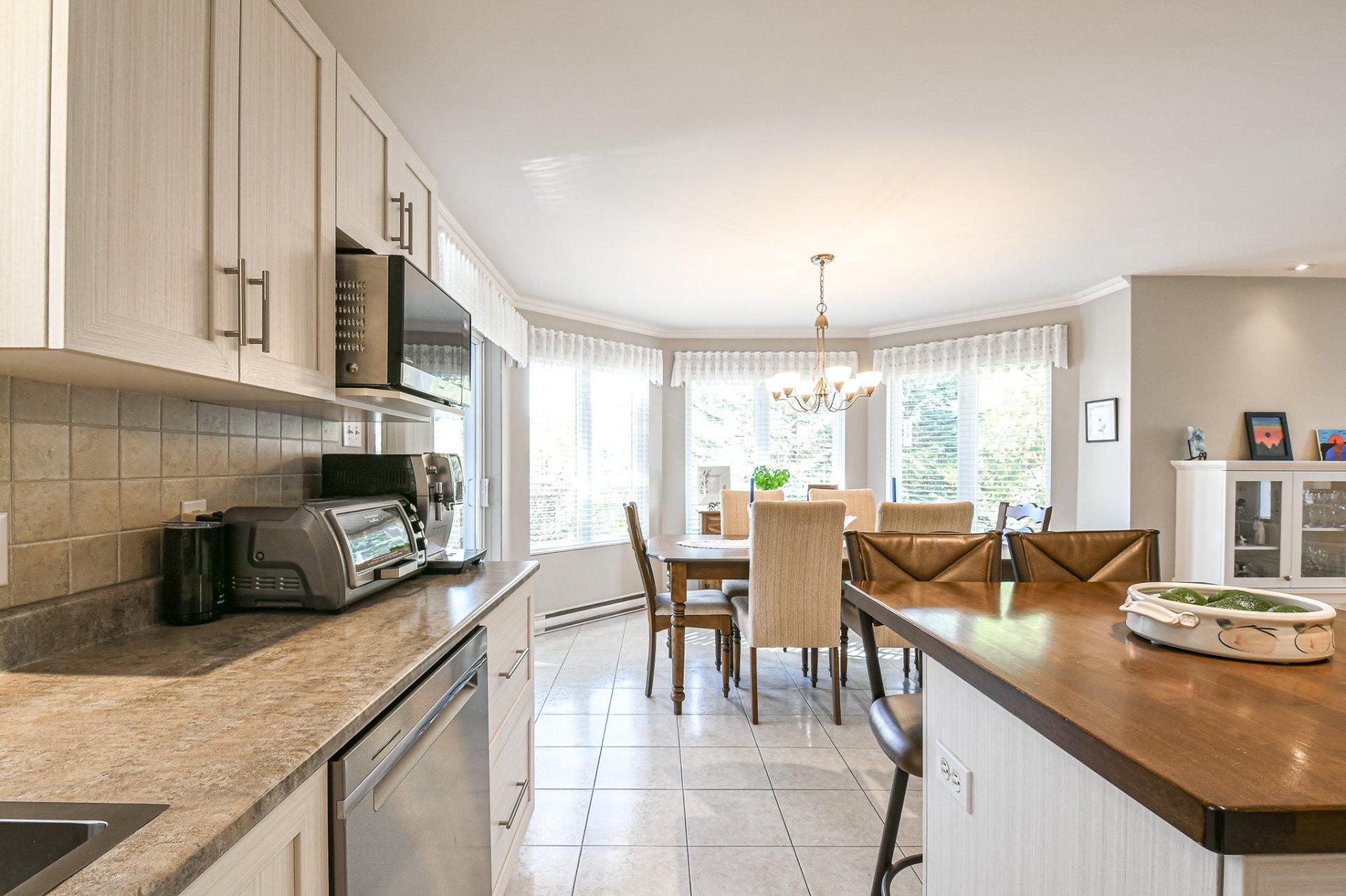 









565


Rue des Plaines

,
Sainte-Adèle,




QC
J8B1P6

