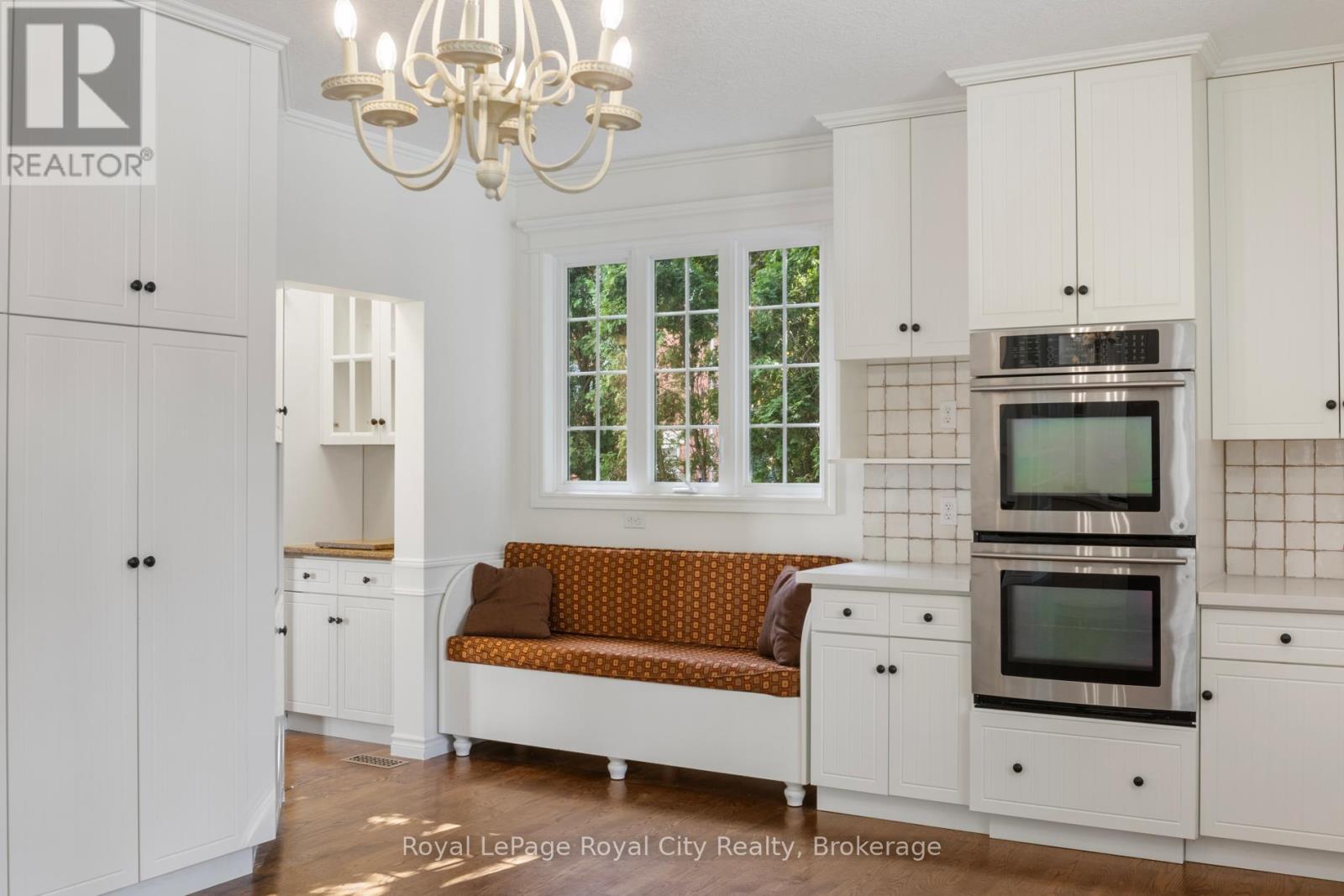 












168 PALMER STREET

,
Guelph (St. George's),




Ontario
N1E2R6

