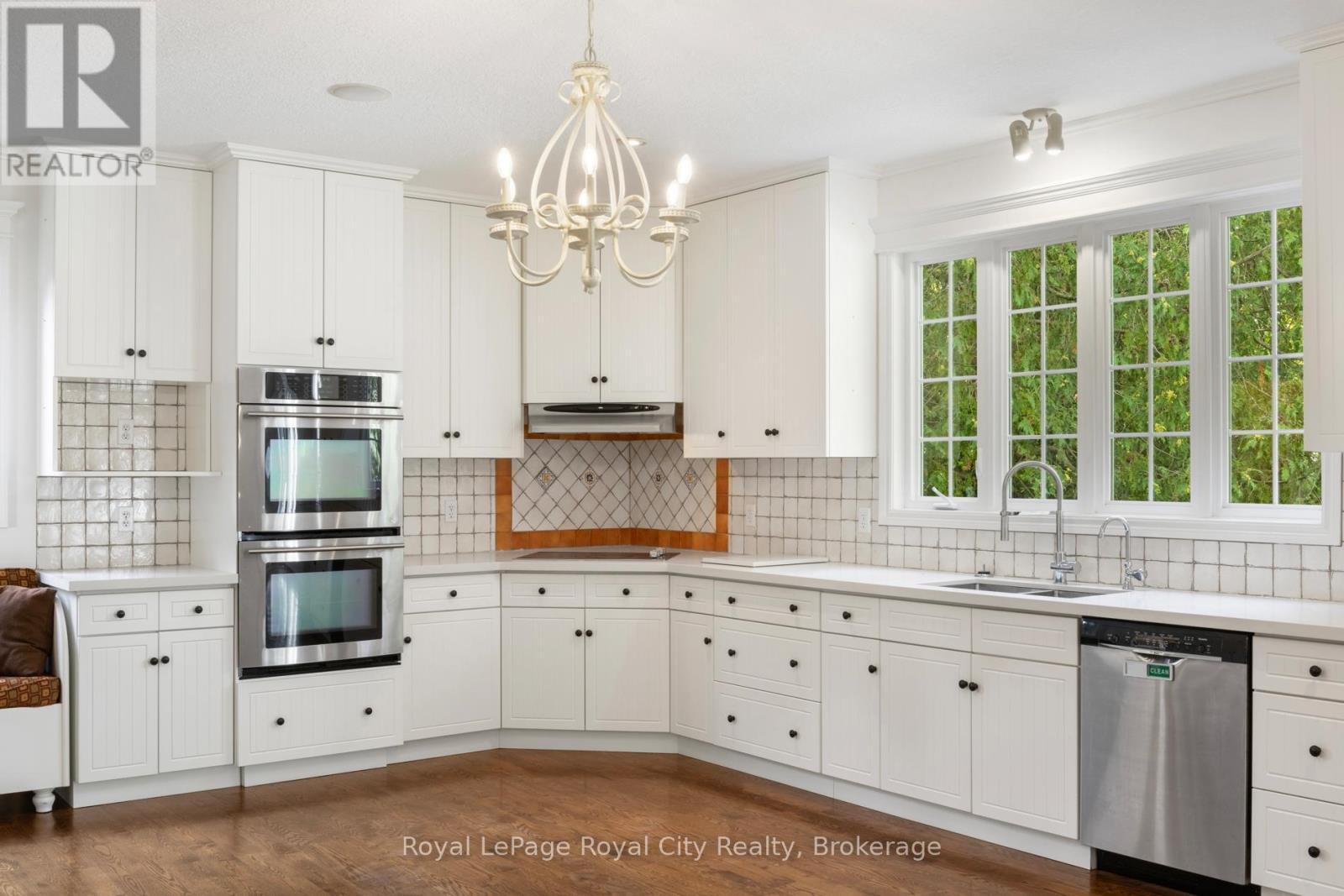 












168 PALMER STREET

,
Guelph (St. George's),




Ontario
N1E2R6

