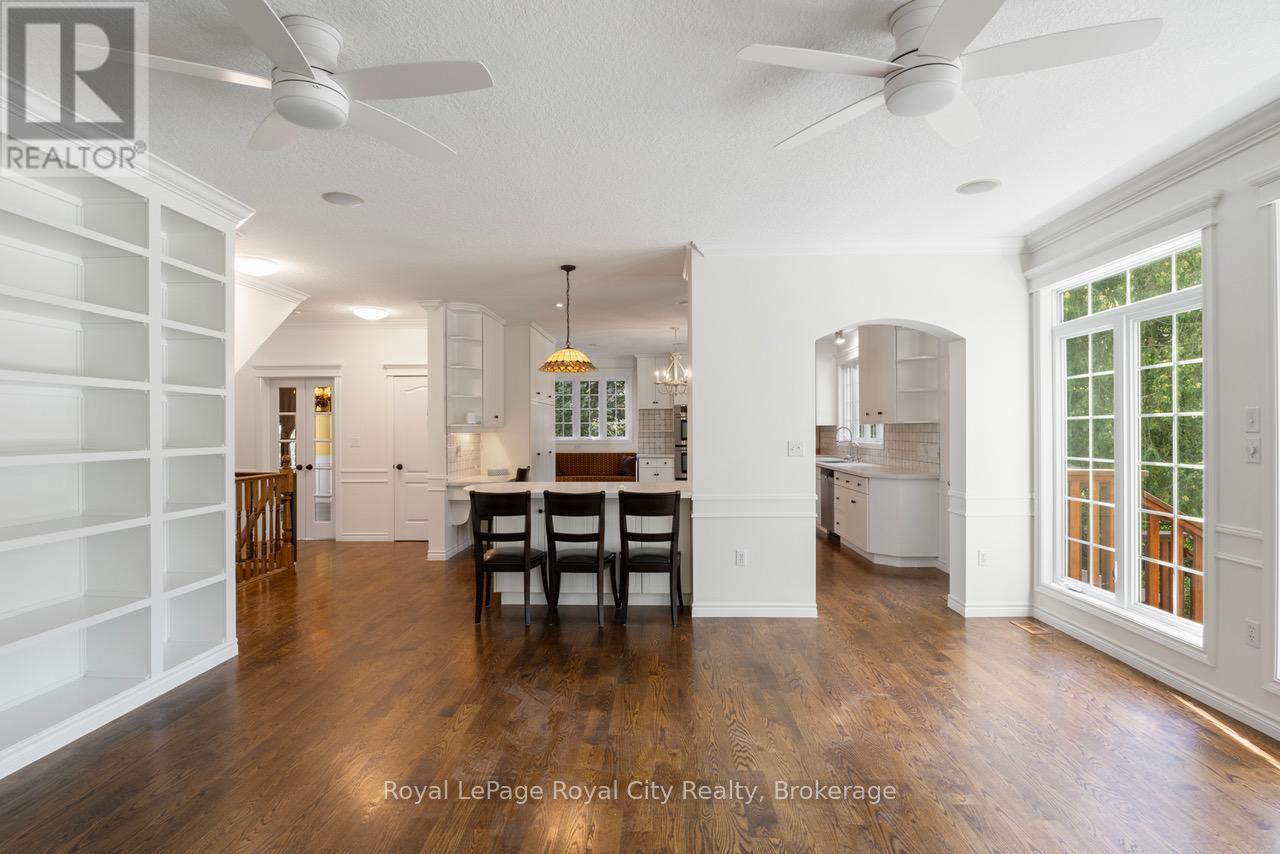 












168 PALMER STREET

,
Guelph (St. George's),




Ontario
N1E2R6

