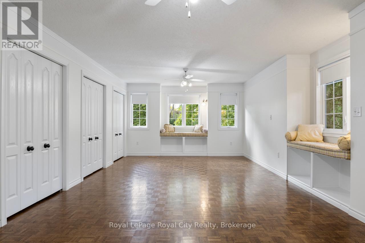 












168 PALMER STREET

,
Guelph (St. George's),




Ontario
N1E2R6

