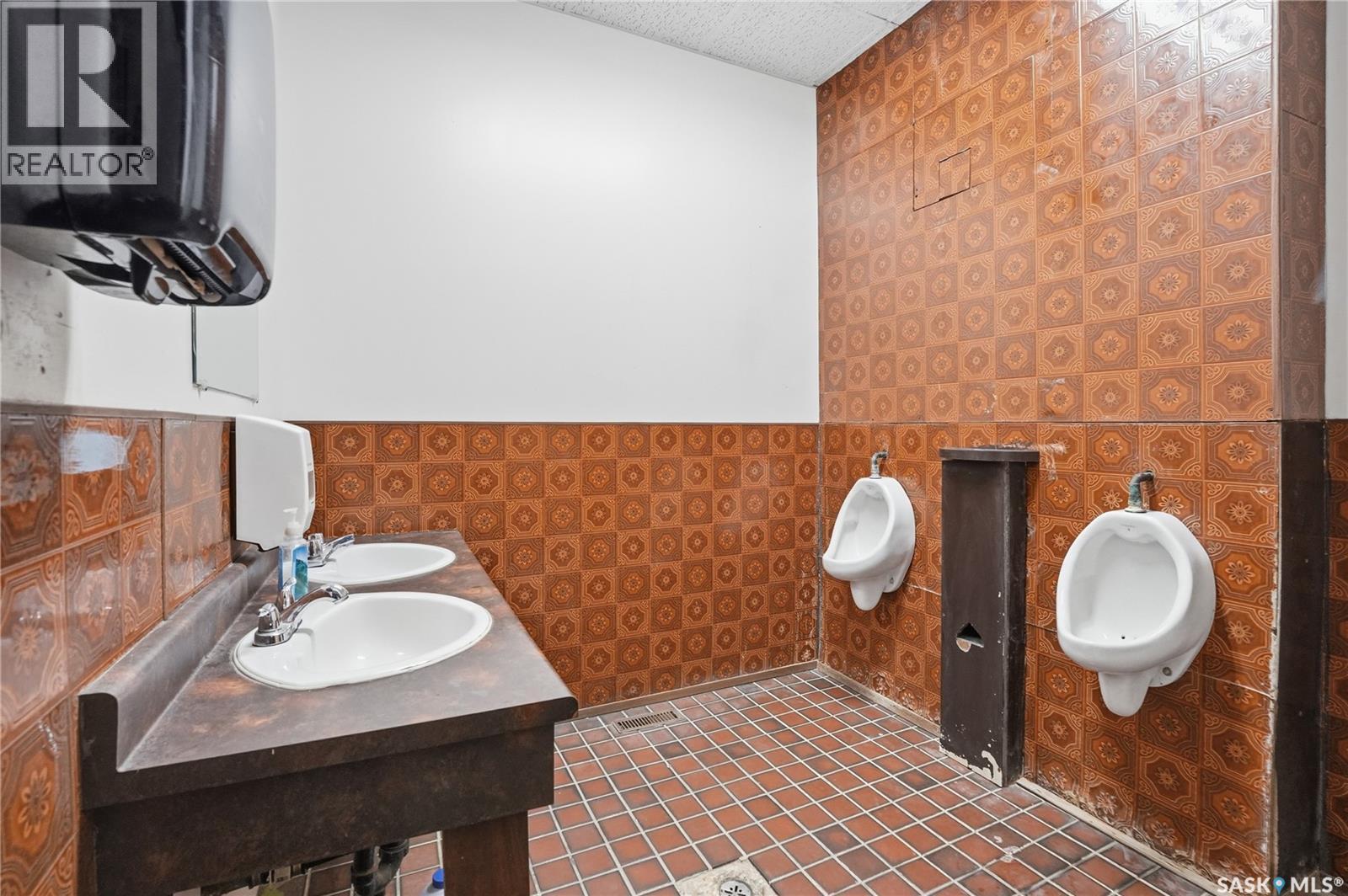 












10 MAIN STREET

,
Clavet,




Saskatchewan
S0K0Y0

