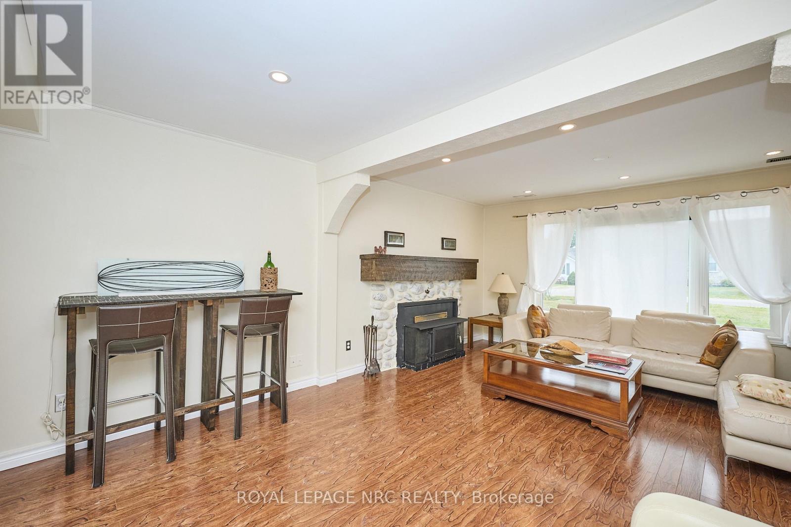 












3252 YOUNG AVENUE

,
Fort Erie (Ridgeway),




Ontario
L0S1N0

