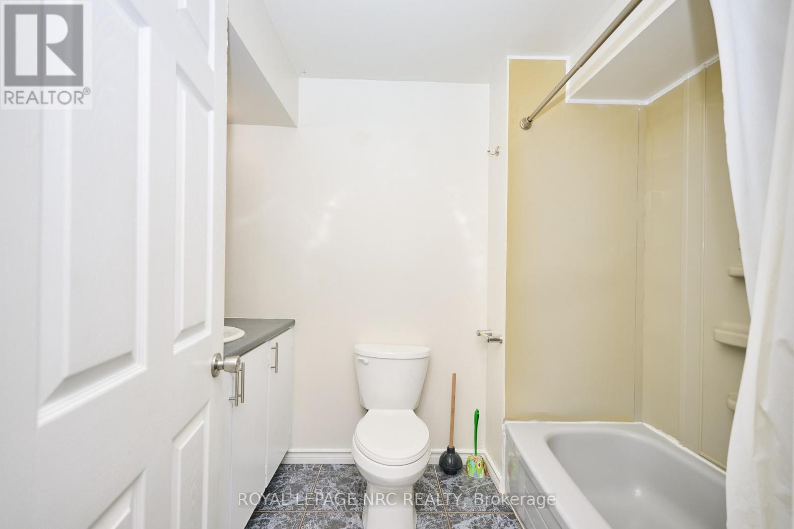 












3252 YOUNG AVENUE

,
Fort Erie (Ridgeway),




Ontario
L0S1N0

