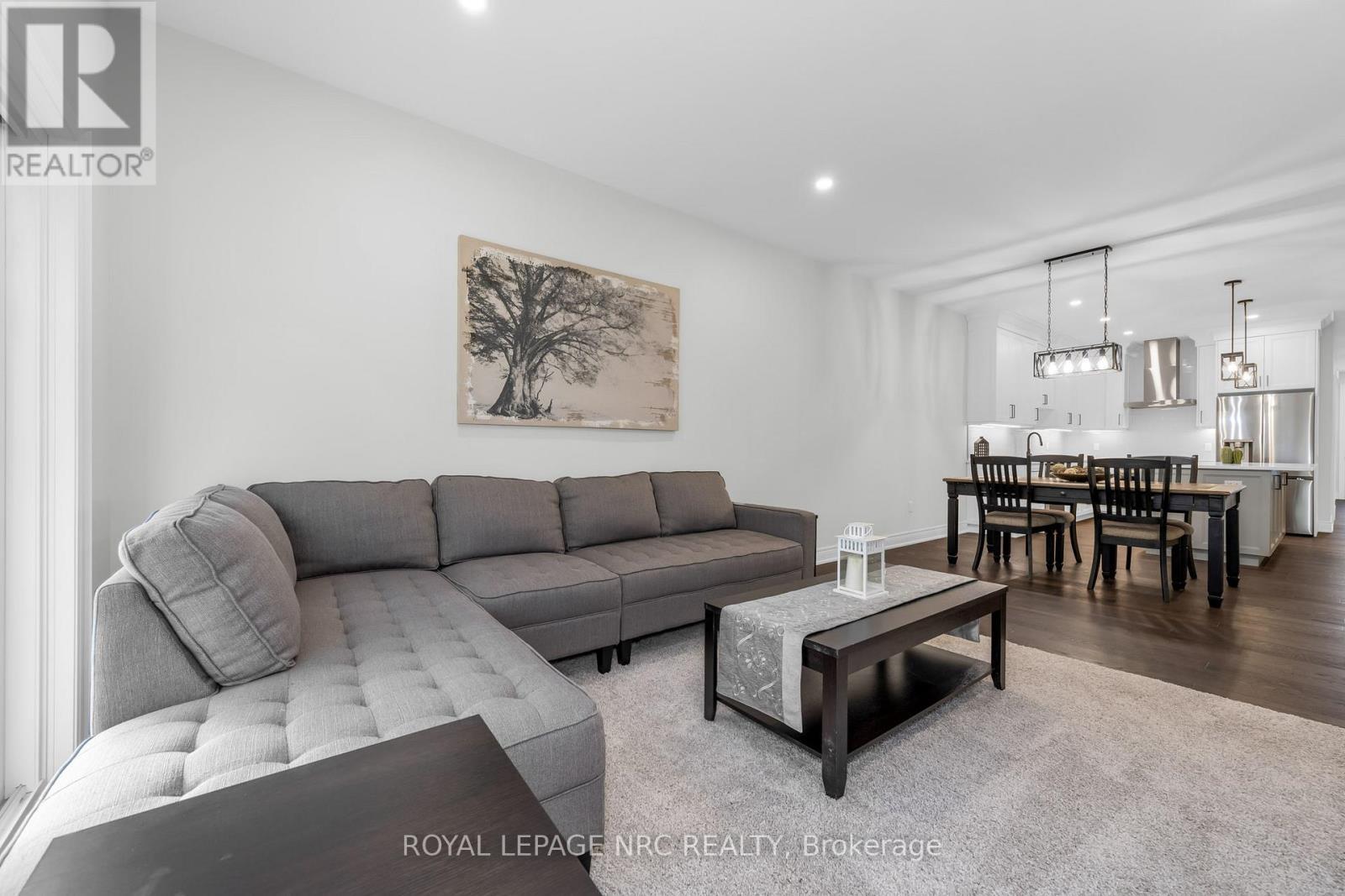 












732 CLARENCE STREET

,
Port Colborne (Sugarloaf),




Ontario
L3K0A8

