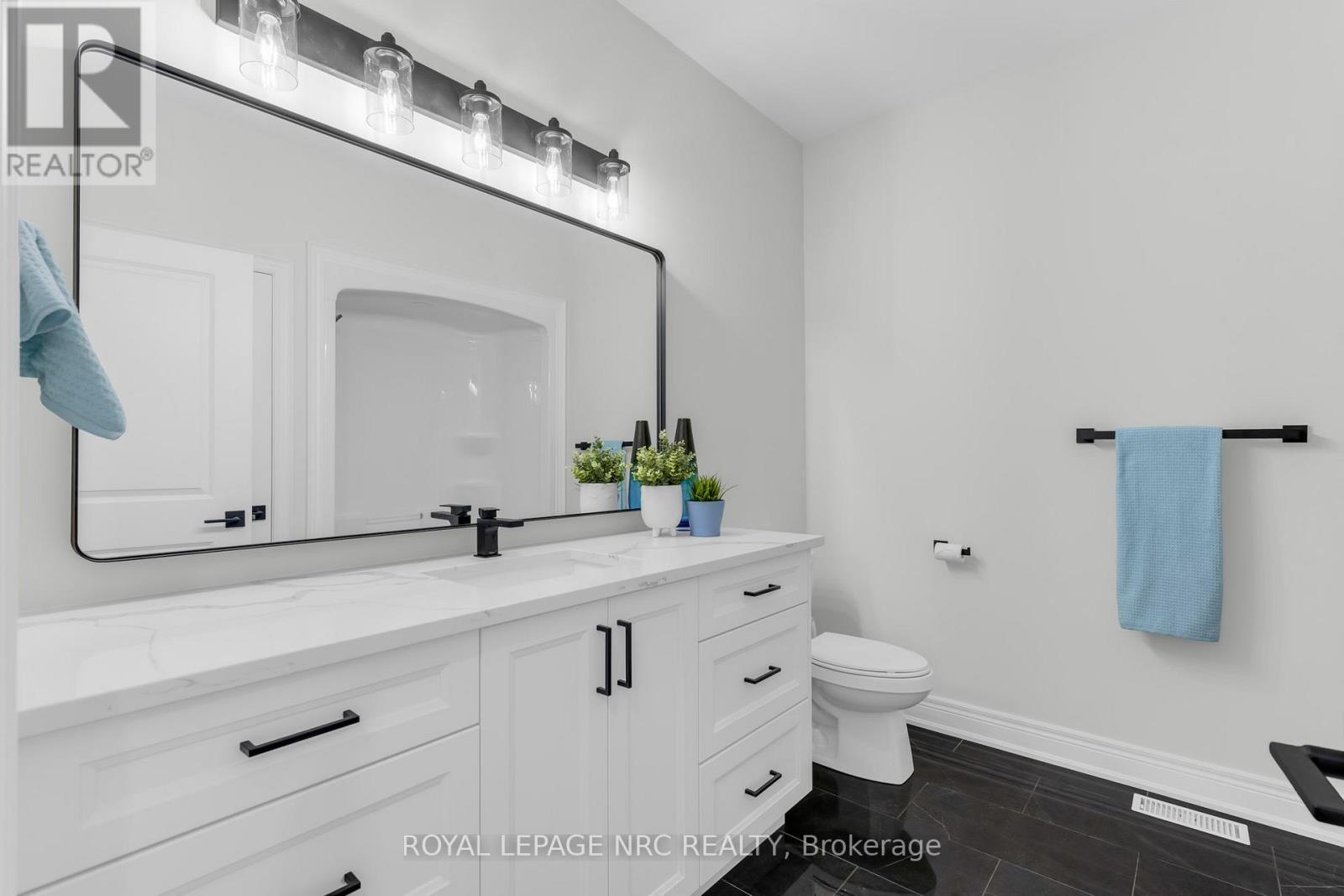 












732 CLARENCE STREET

,
Port Colborne (Sugarloaf),




Ontario
L3K0A8

