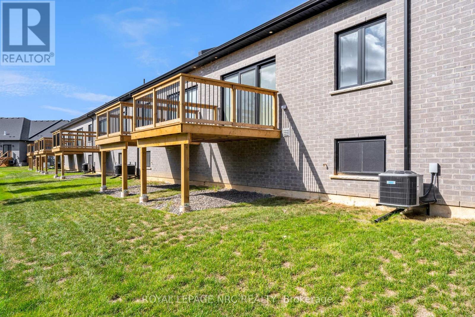 












732 CLARENCE STREET

,
Port Colborne (Sugarloaf),




Ontario
L3K0A8

