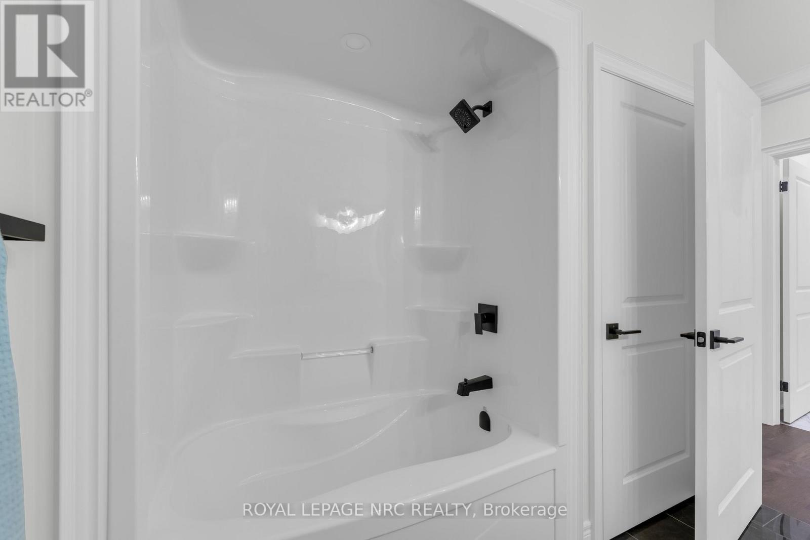 












732 CLARENCE STREET

,
Port Colborne (Sugarloaf),




Ontario
L3K0A8

