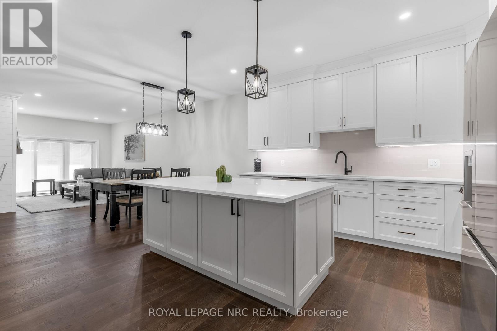 












732 CLARENCE STREET

,
Port Colborne (Sugarloaf),




Ontario
L3K0A8

