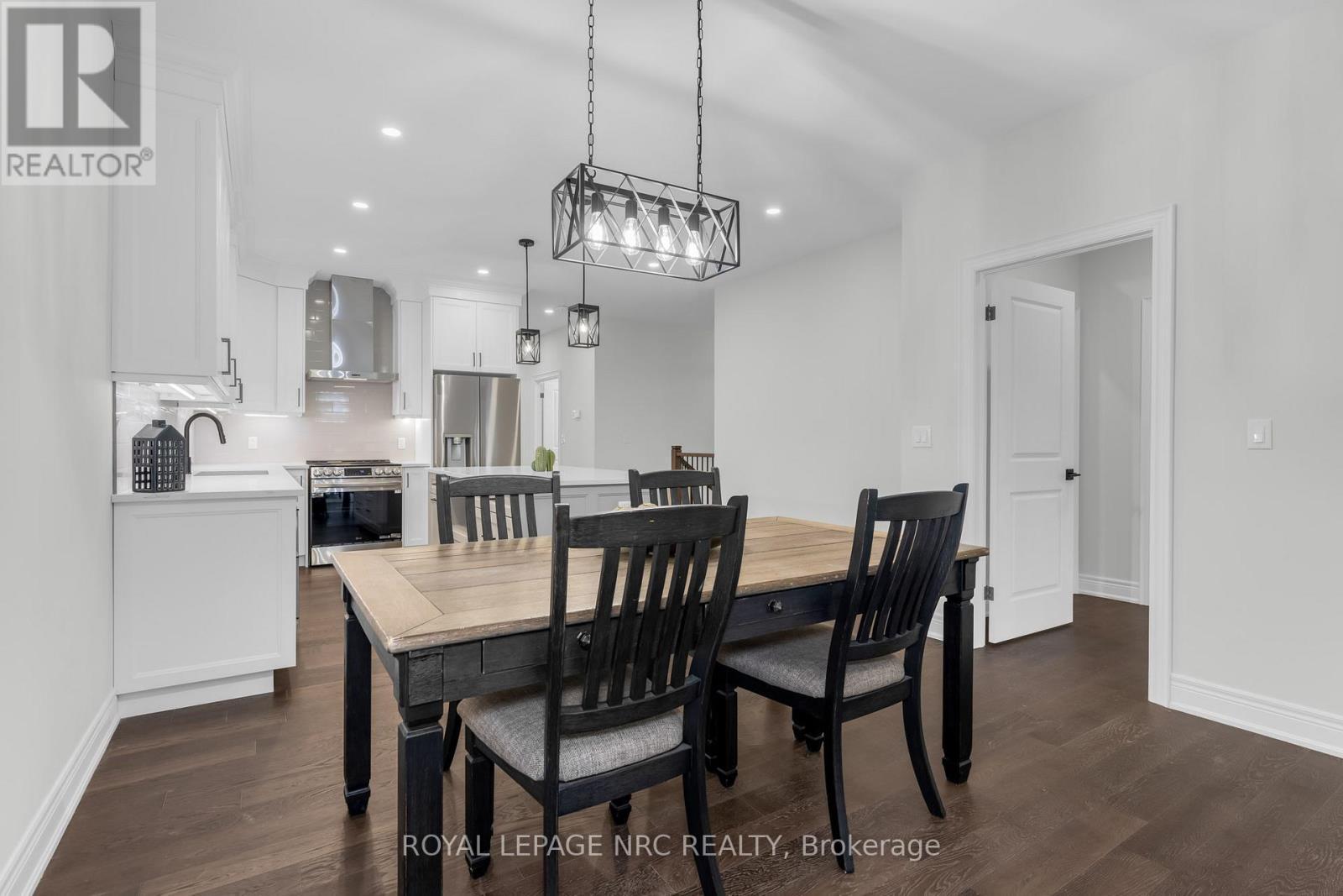 












732 CLARENCE STREET

,
Port Colborne (Sugarloaf),




Ontario
L3K0A8

