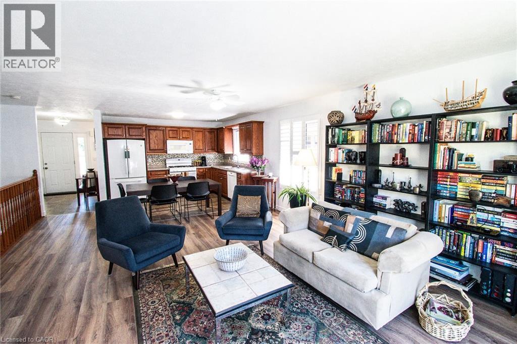 












108 FOREST Street E

,
Dunnville,




Ontario
N1A1N8

