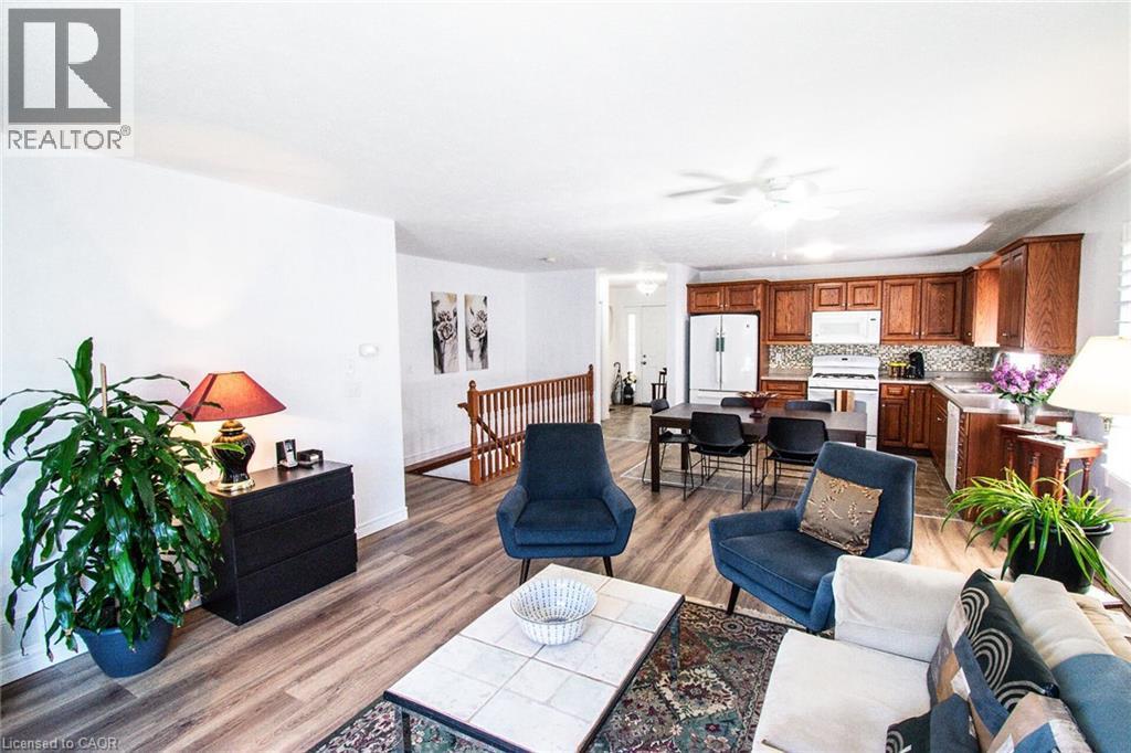 












108 FOREST Street E

,
Dunnville,




Ontario
N1A1N8

