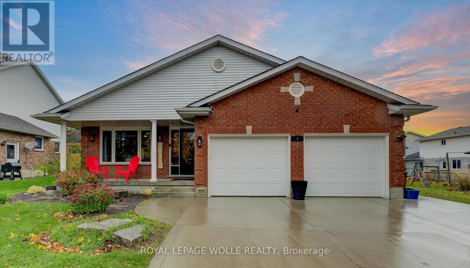 












1 EDGEWOOD COURT

,
Wellesley,




Ontario
N0B2T0

