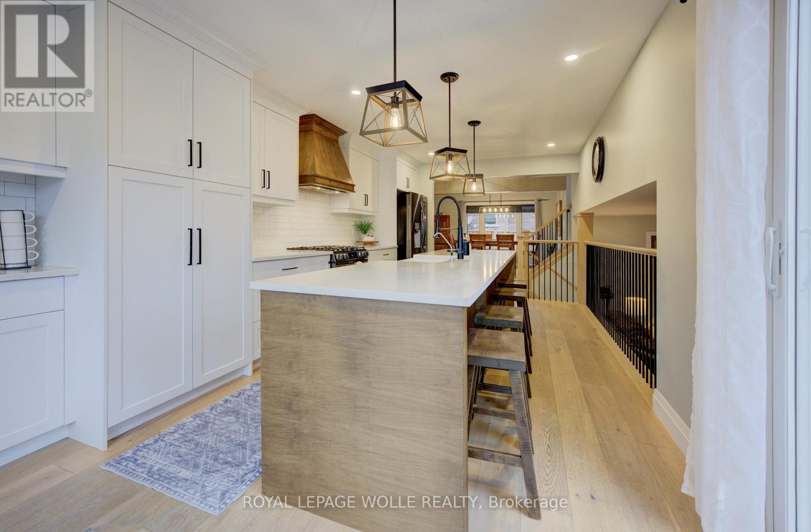 












1 EDGEWOOD COURT

,
Wellesley,




Ontario
N0B2T0

