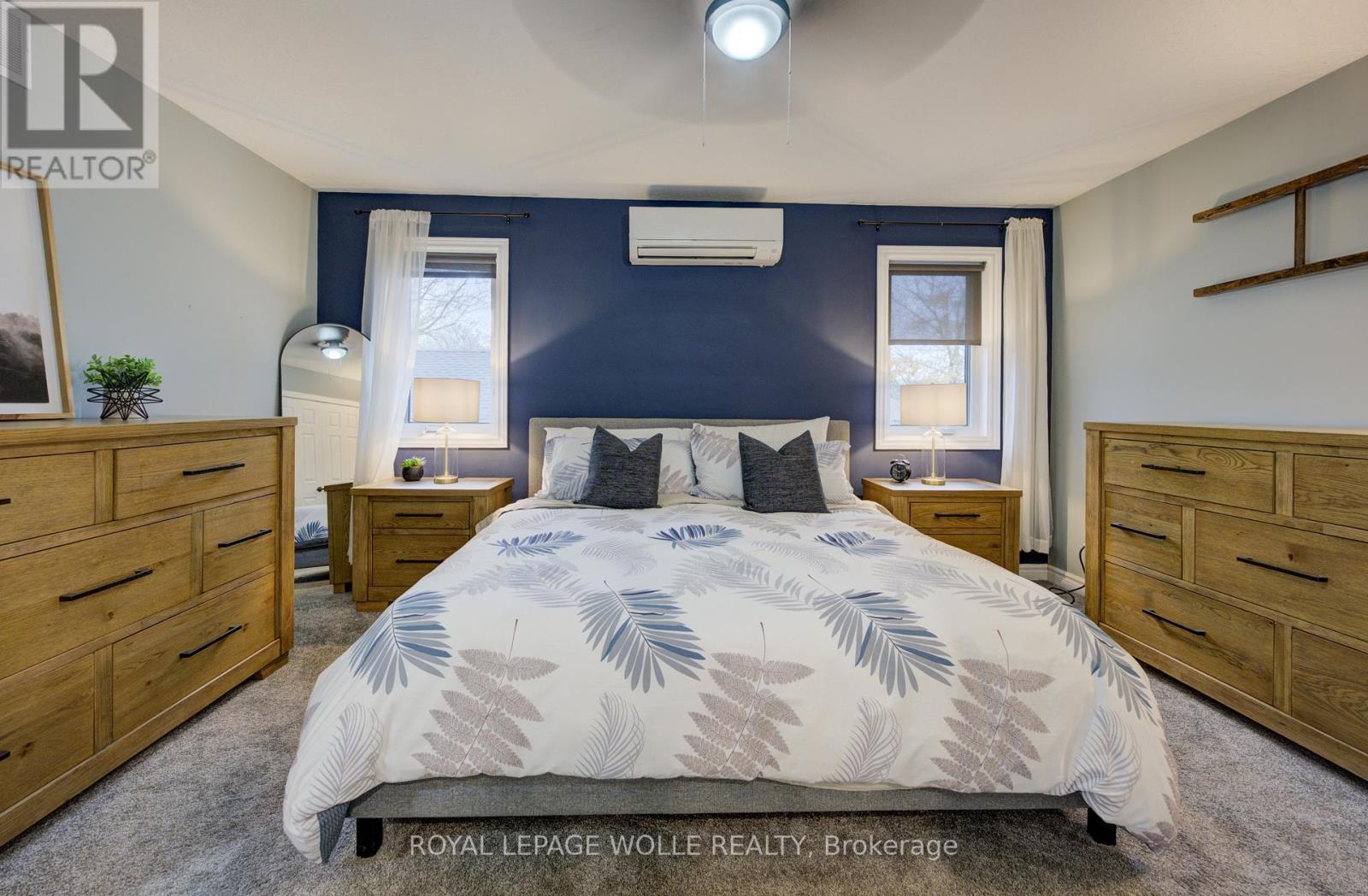 












1 EDGEWOOD COURT

,
Wellesley,




Ontario
N0B2T0

