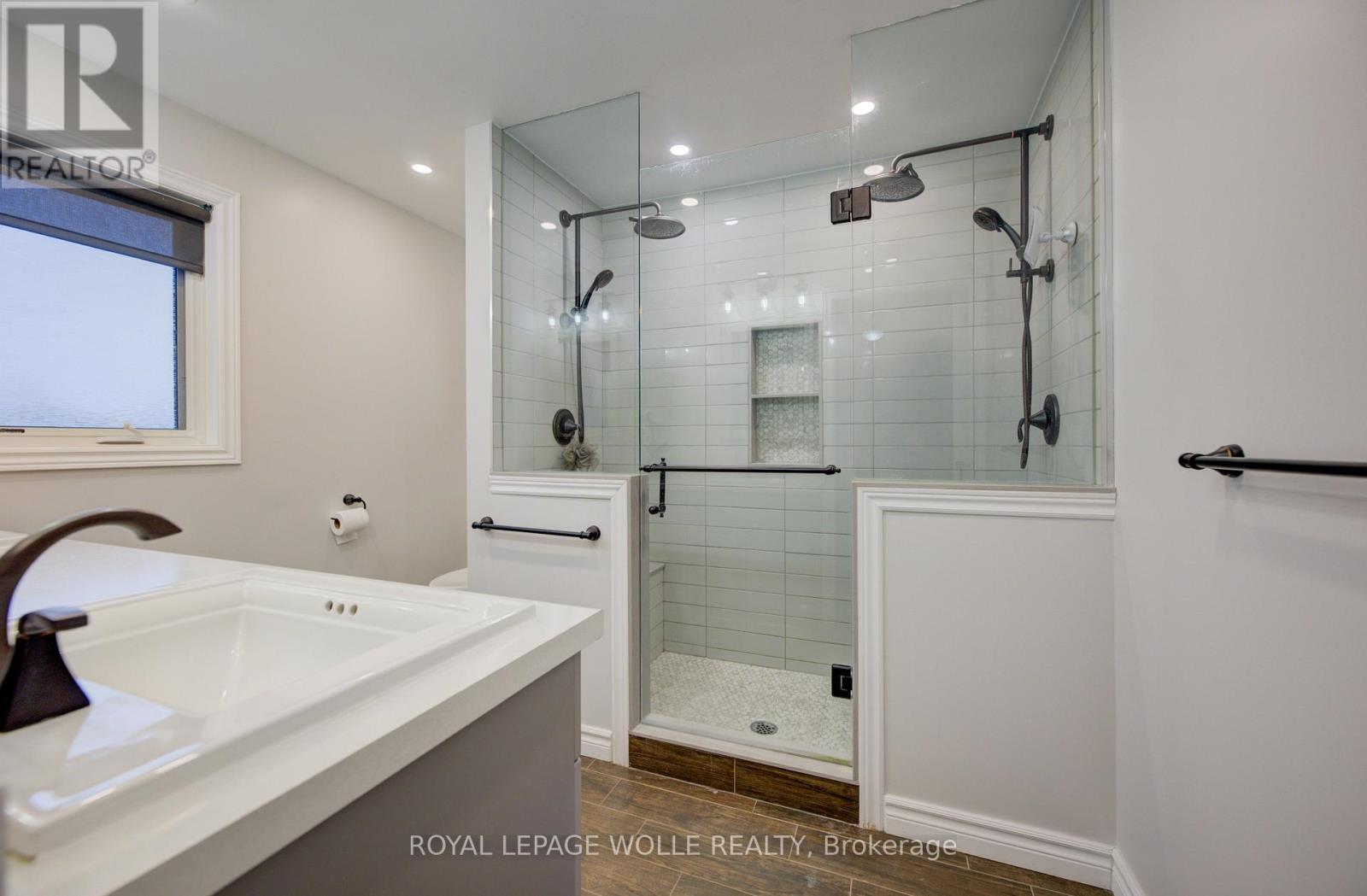 












1 EDGEWOOD COURT

,
Wellesley,




Ontario
N0B2T0

