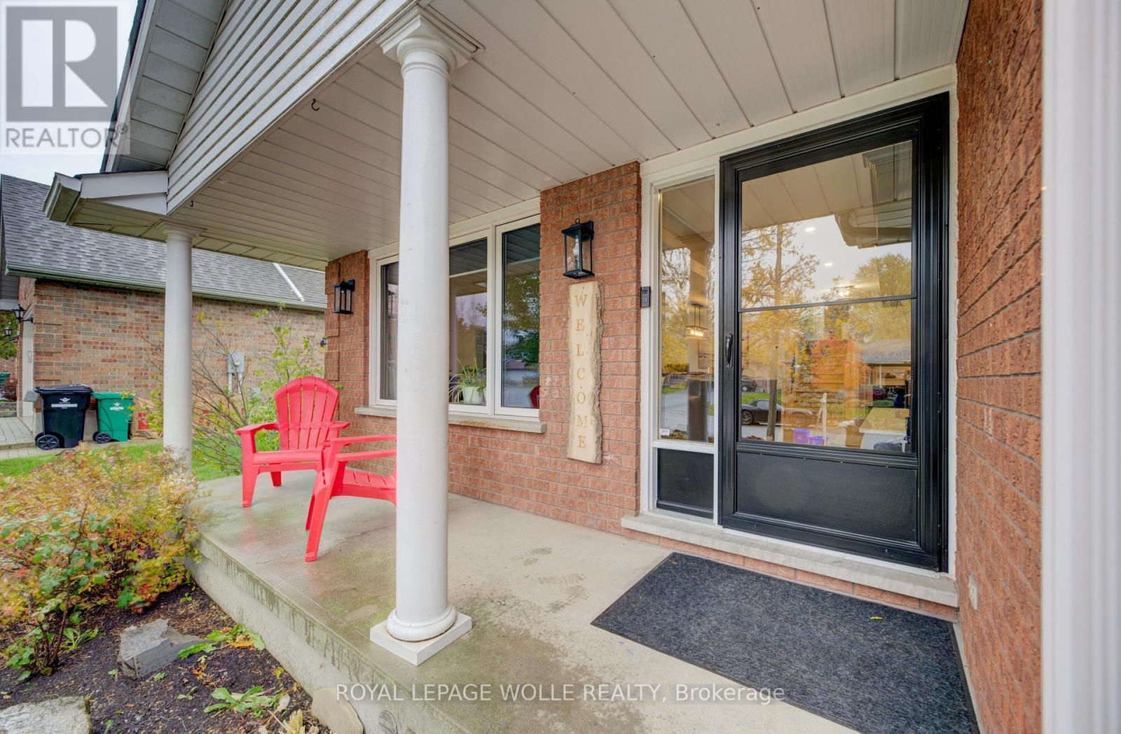 












1 EDGEWOOD COURT

,
Wellesley,




Ontario
N0B2T0

