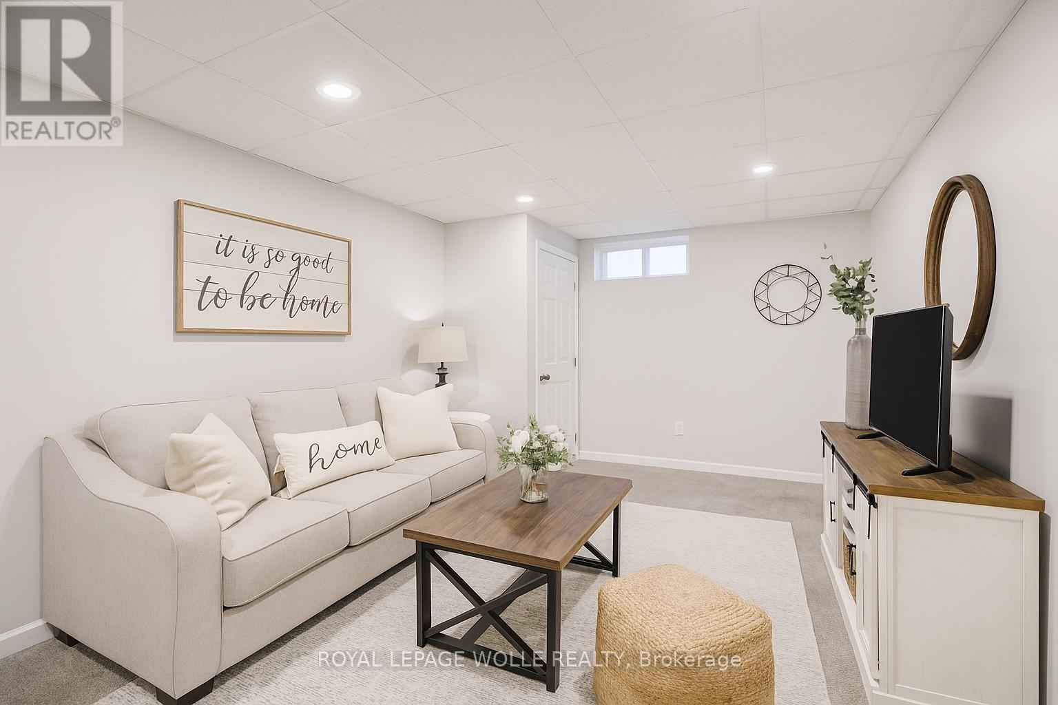 












1 EDGEWOOD COURT

,
Wellesley,




Ontario
N0B2T0

