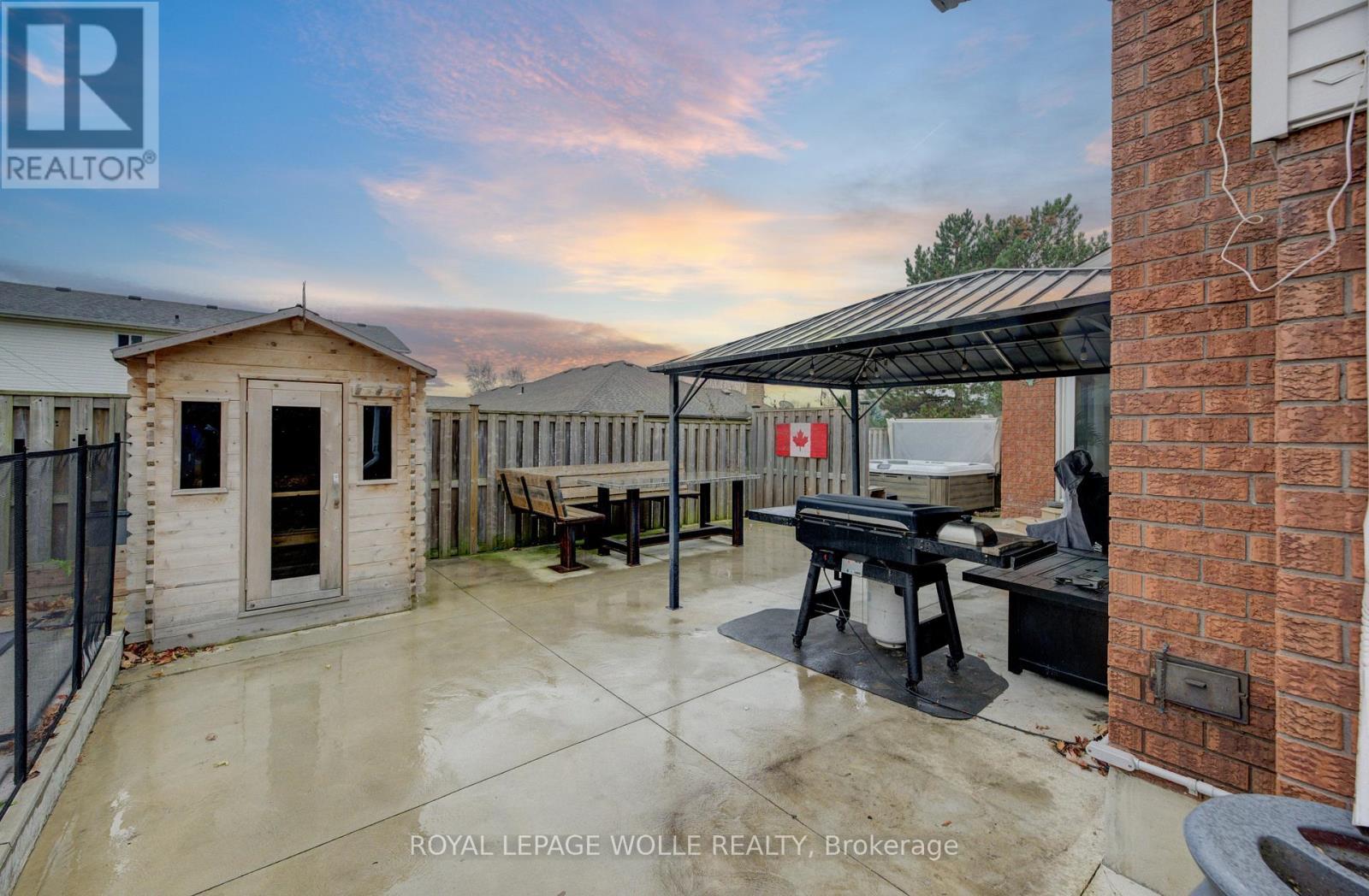 












1 EDGEWOOD COURT

,
Wellesley,




Ontario
N0B2T0

