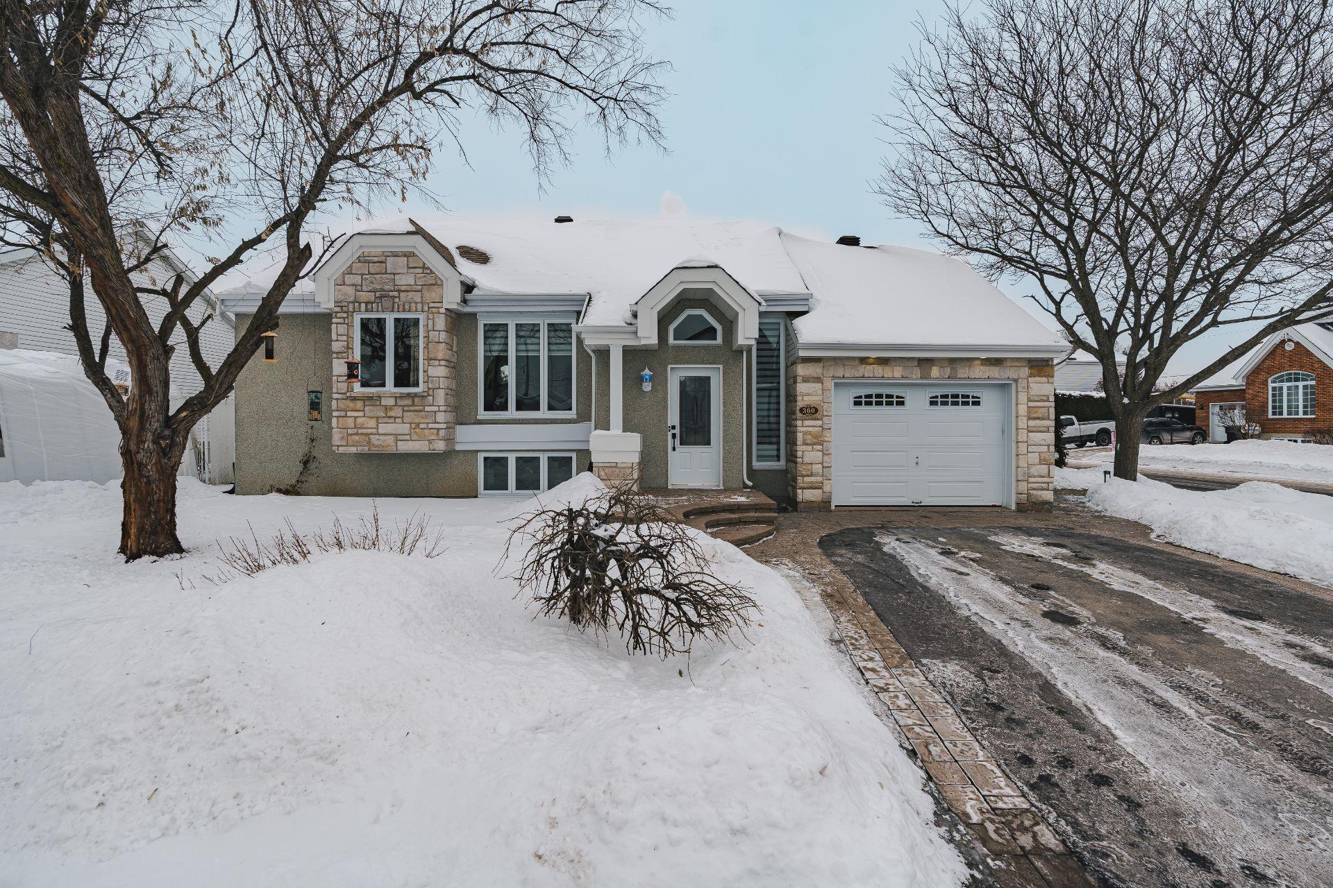 









360


Rue du Centaure

,
L'Épiphanie,




QC
J5X3K9

