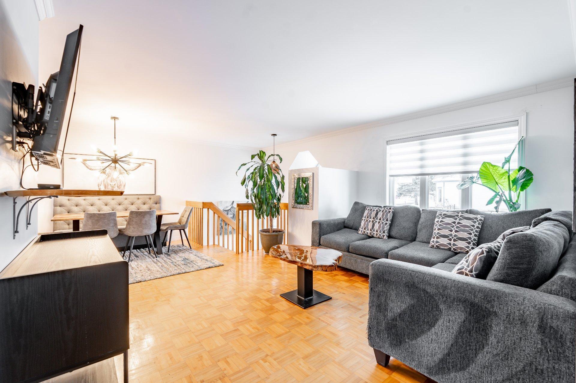 









360


Rue du Centaure

,
L'Épiphanie,




QC
J5X3K9

