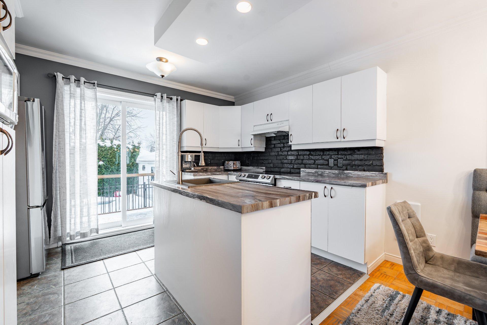 









360


Rue du Centaure

,
L'Épiphanie,




QC
J5X3K9

