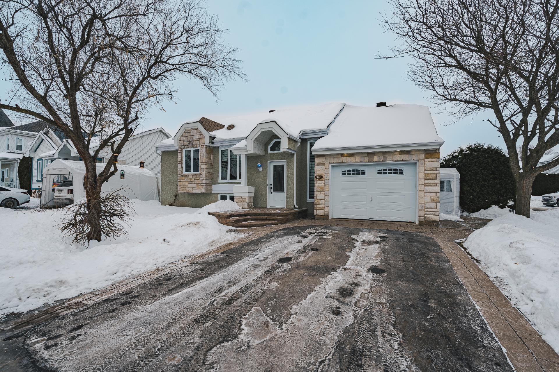 









360


Rue du Centaure

,
L'Épiphanie,




QC
J5X3K9

