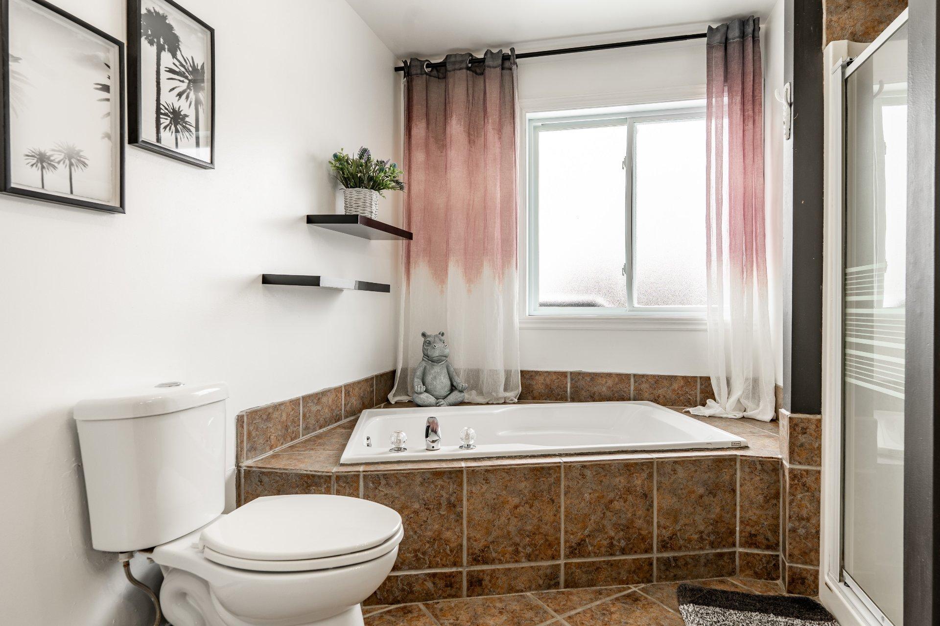 









360


Rue du Centaure

,
L'Épiphanie,




QC
J5X3K9

