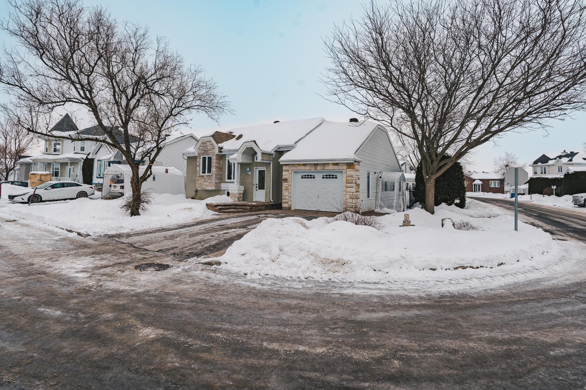 









360


Rue du Centaure

,
L'Épiphanie,




QC
J5X3K9

