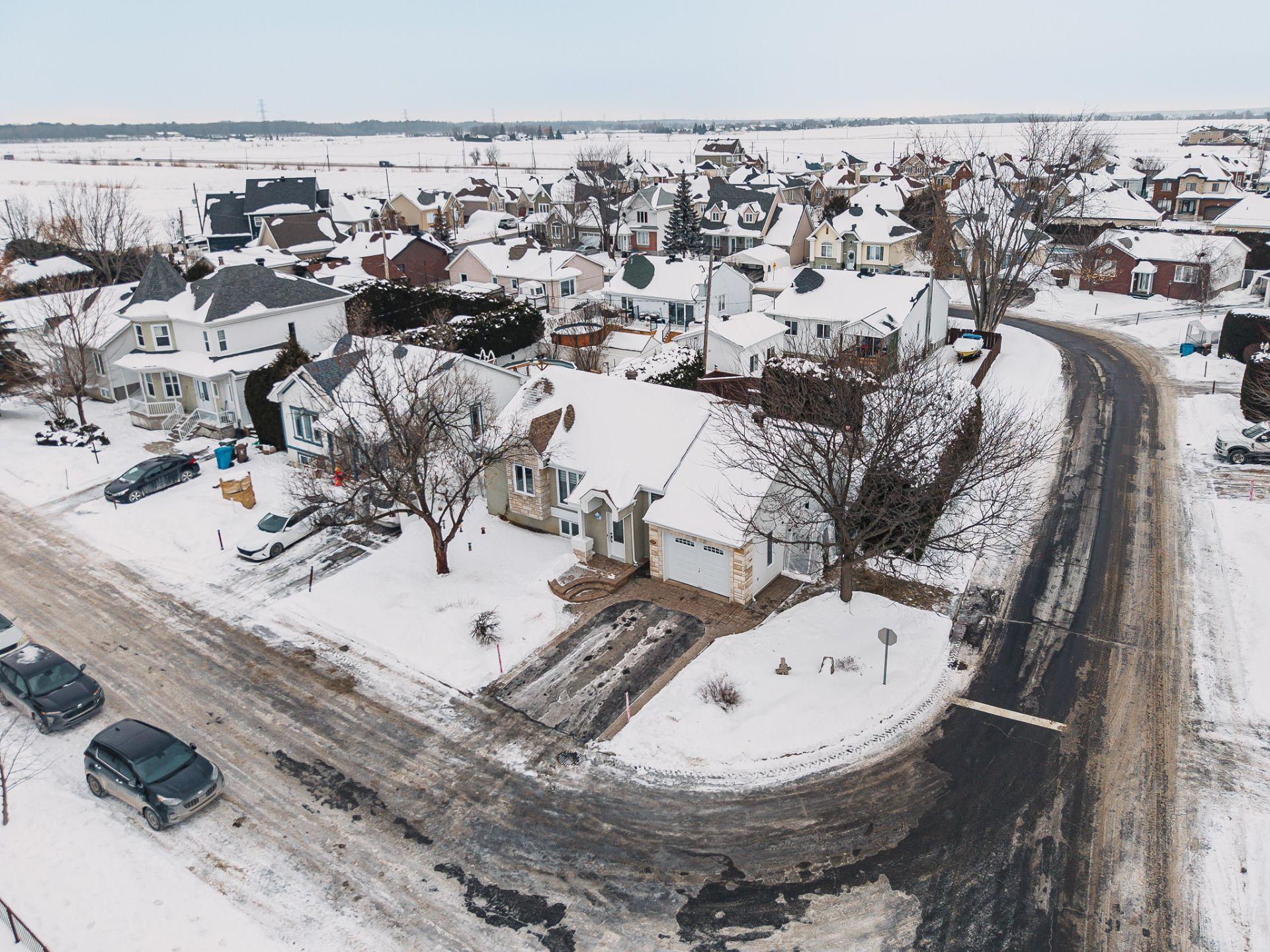 









360


Rue du Centaure

,
L'Épiphanie,




QC
J5X3K9

