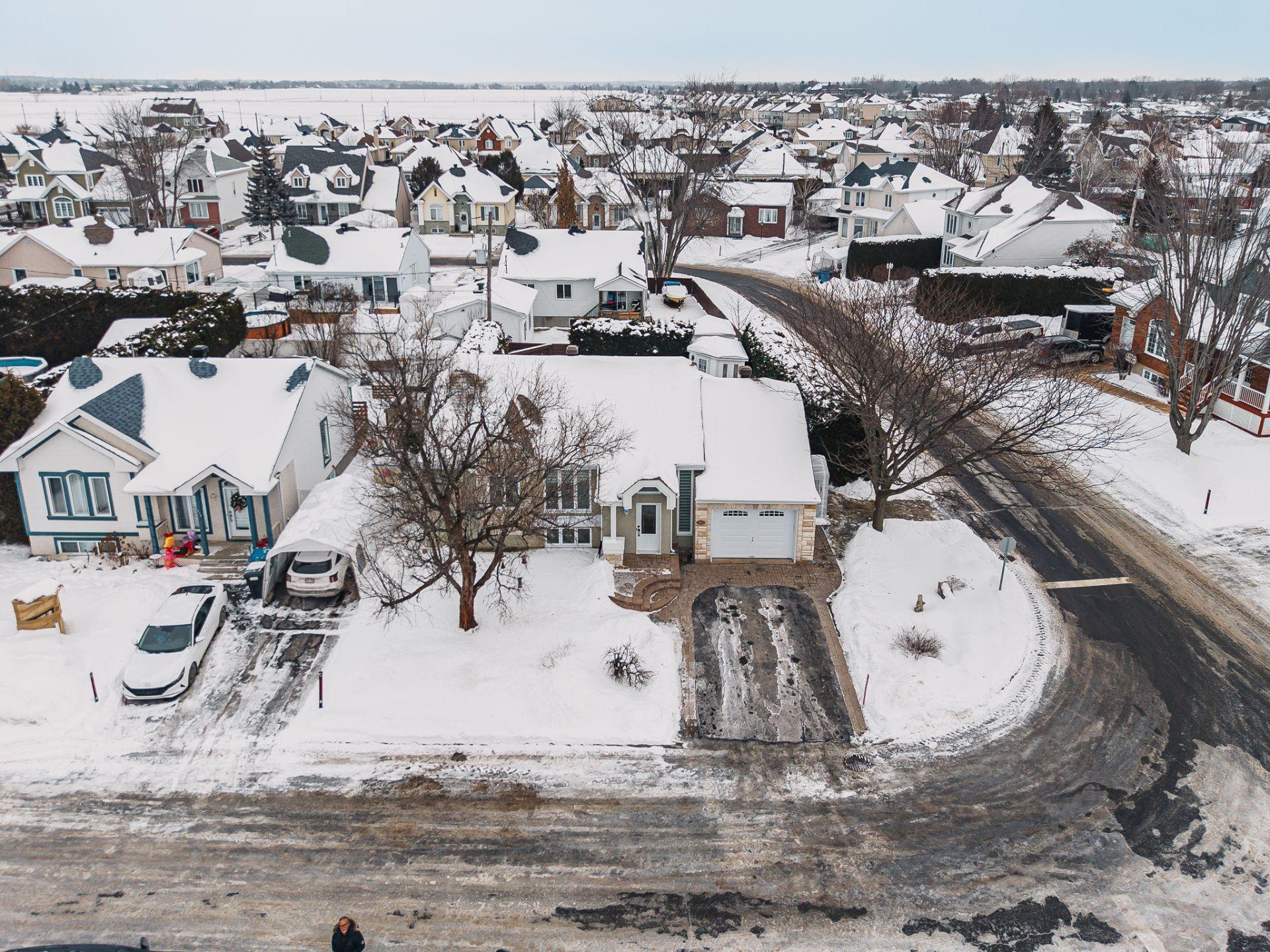 









360


Rue du Centaure

,
L'Épiphanie,




QC
J5X3K9

