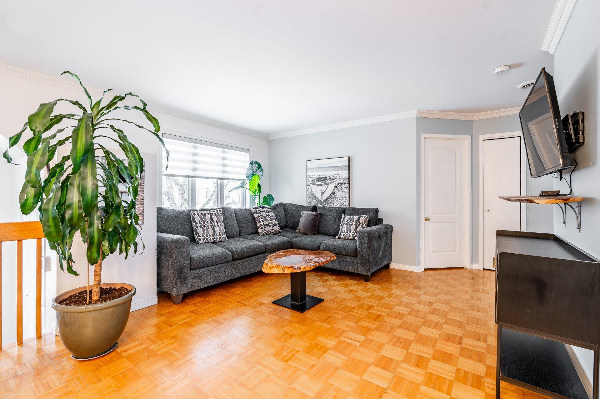 









360


Rue du Centaure

,
L'Épiphanie,




QC
J5X3K9

