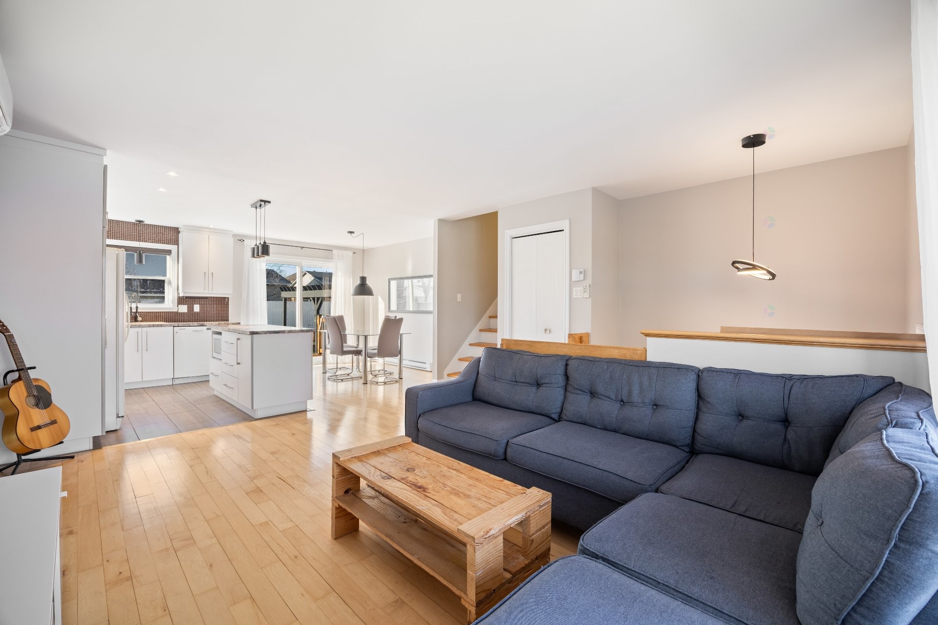 









475


Boul. des Prés-Verts

,
La Prairie,




QC
J5R5G7

