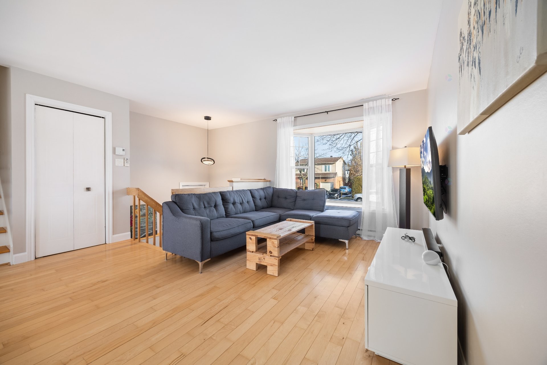 









475


Boul. des Prés-Verts

,
La Prairie,




QC
J5R5G7

