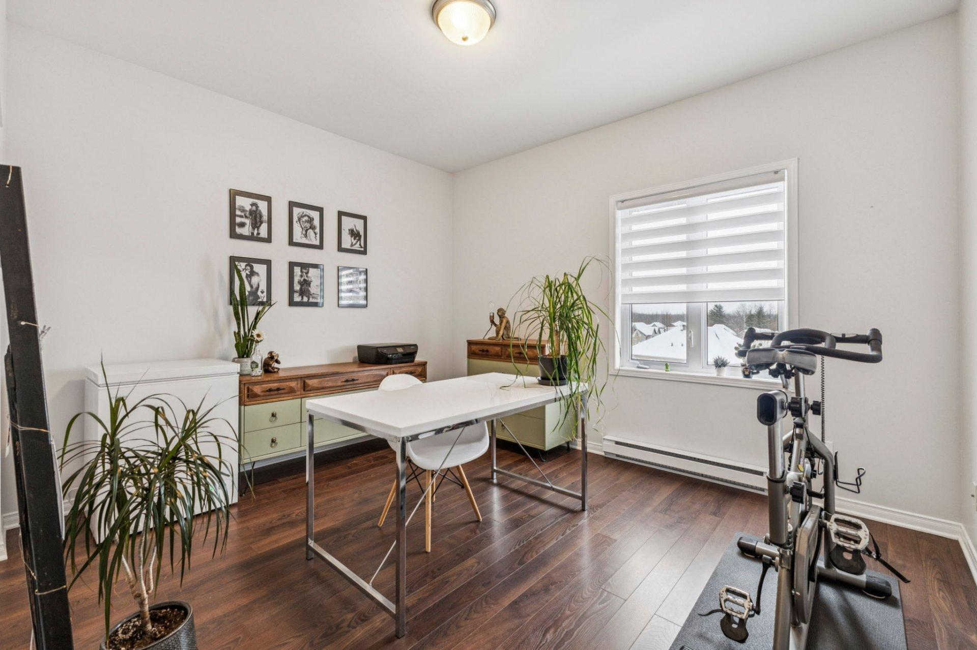 









1490


Boul. Maloney E.

, 3,
Gatineau (Gatineau),




QC
J8P1J3

