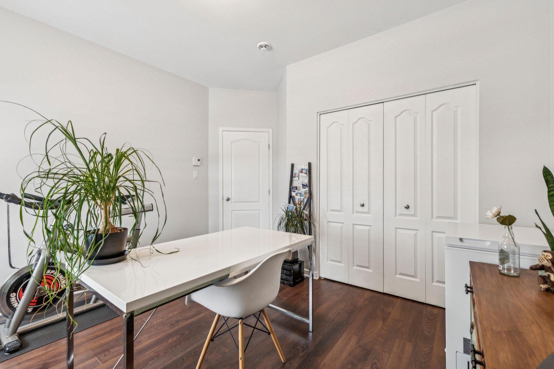 









1490


Boul. Maloney E.

, 3,
Gatineau (Gatineau),




QC
J8P1J3

