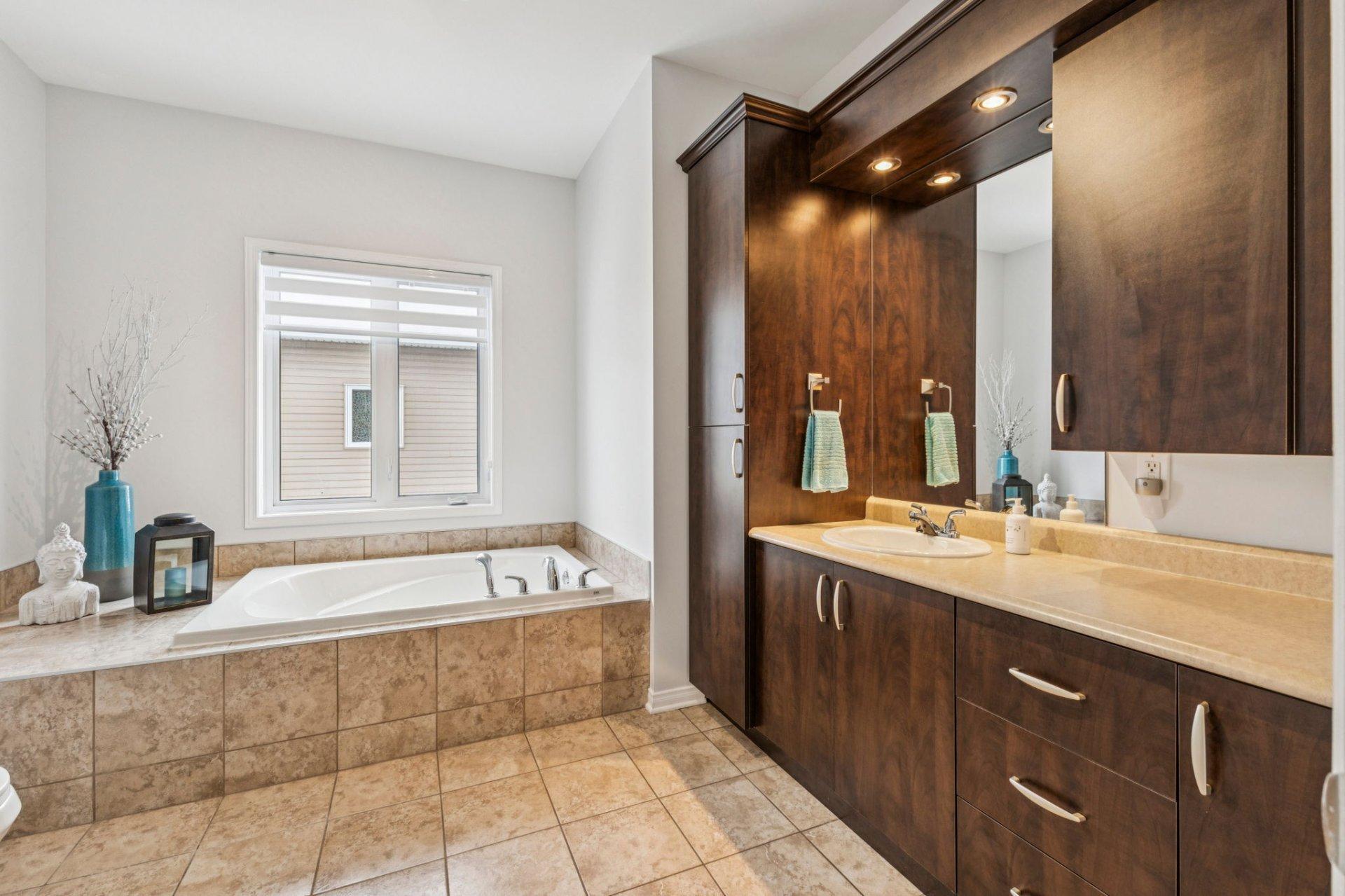 









1490


Boul. Maloney E.

, 3,
Gatineau (Gatineau),




QC
J8P1J3

