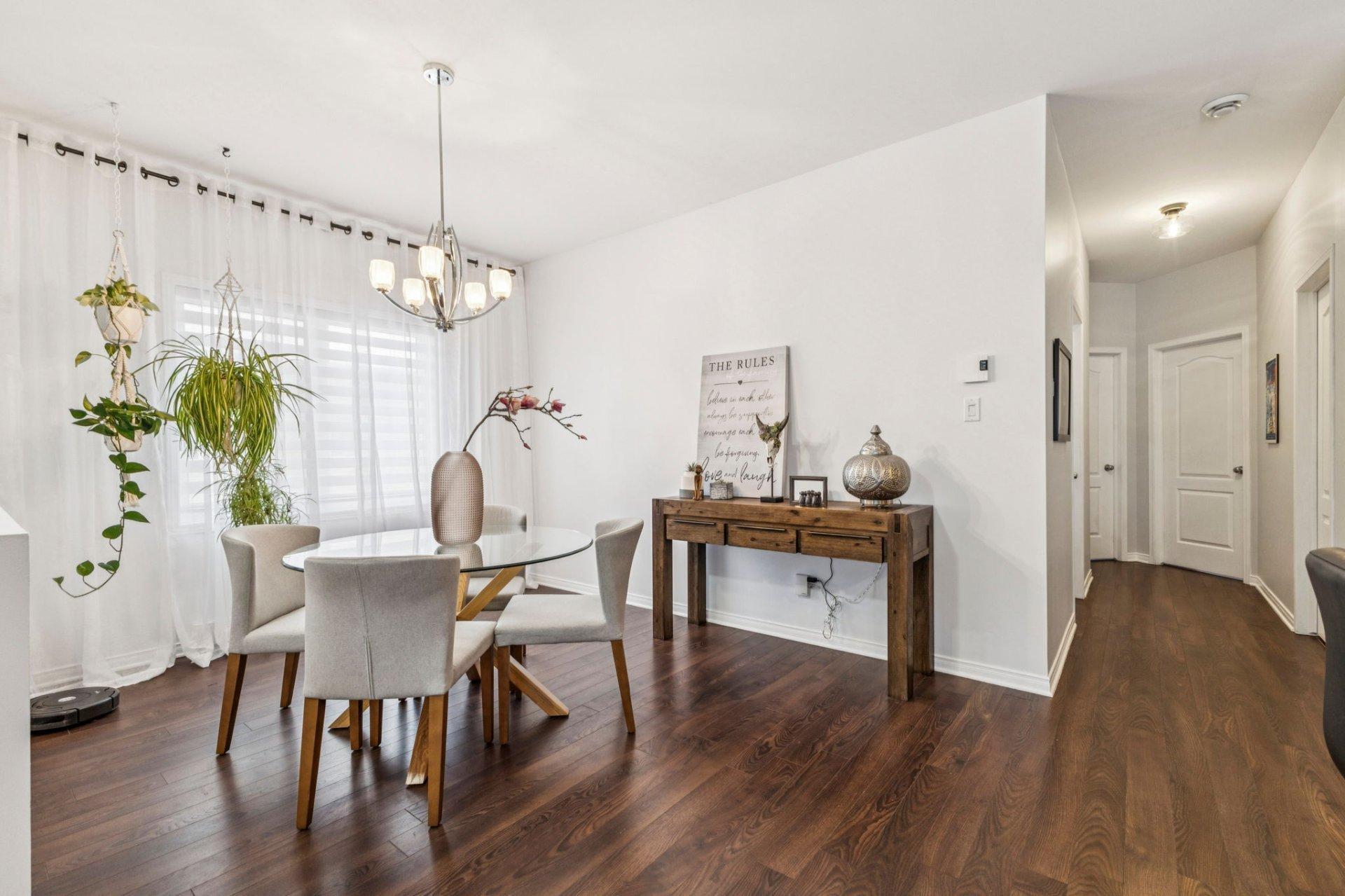 









1490


Boul. Maloney E.

, 3,
Gatineau (Gatineau),




QC
J8P1J3

