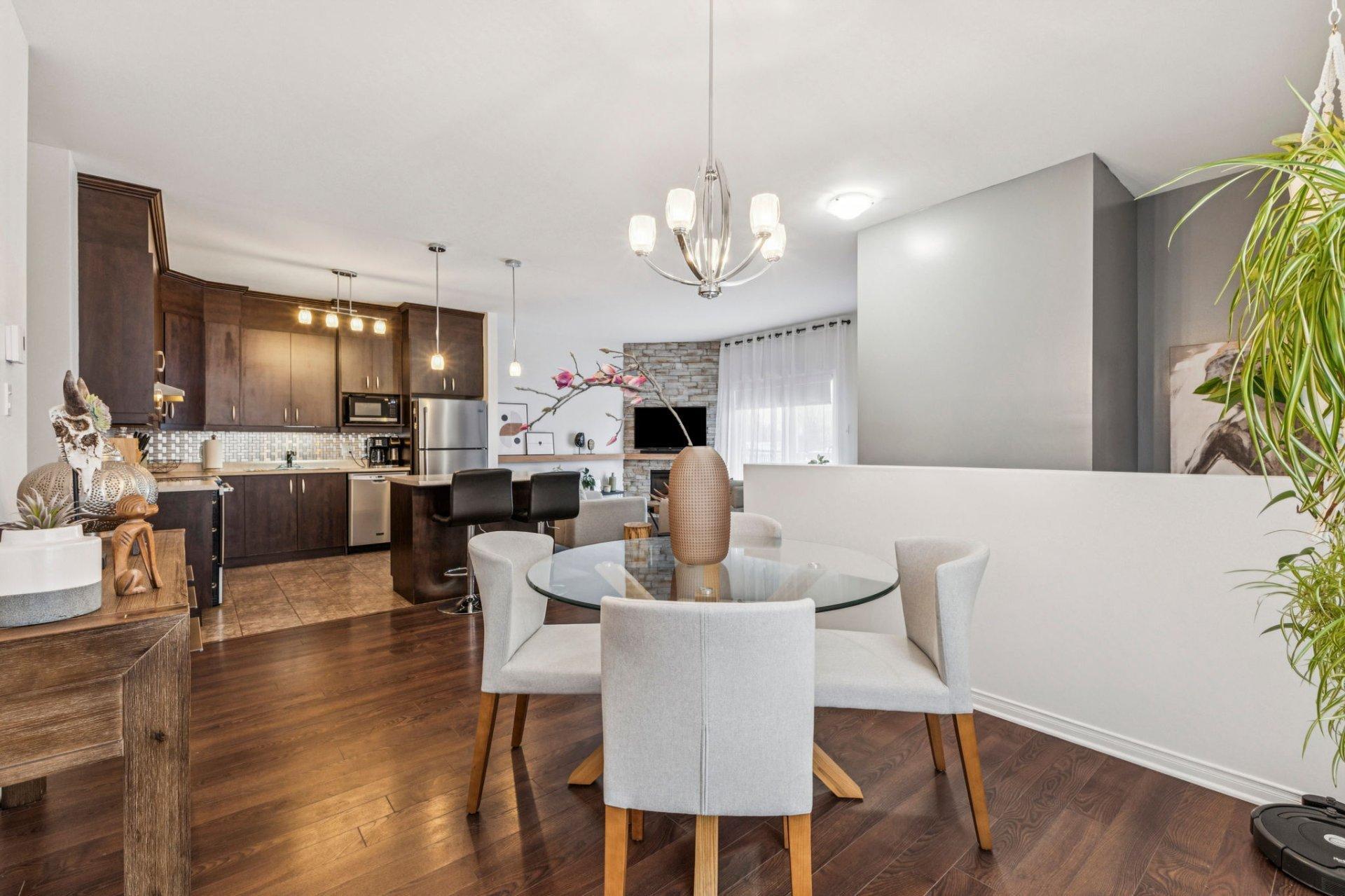 









1490


Boul. Maloney E.

, 3,
Gatineau (Gatineau),




QC
J8P1J3

