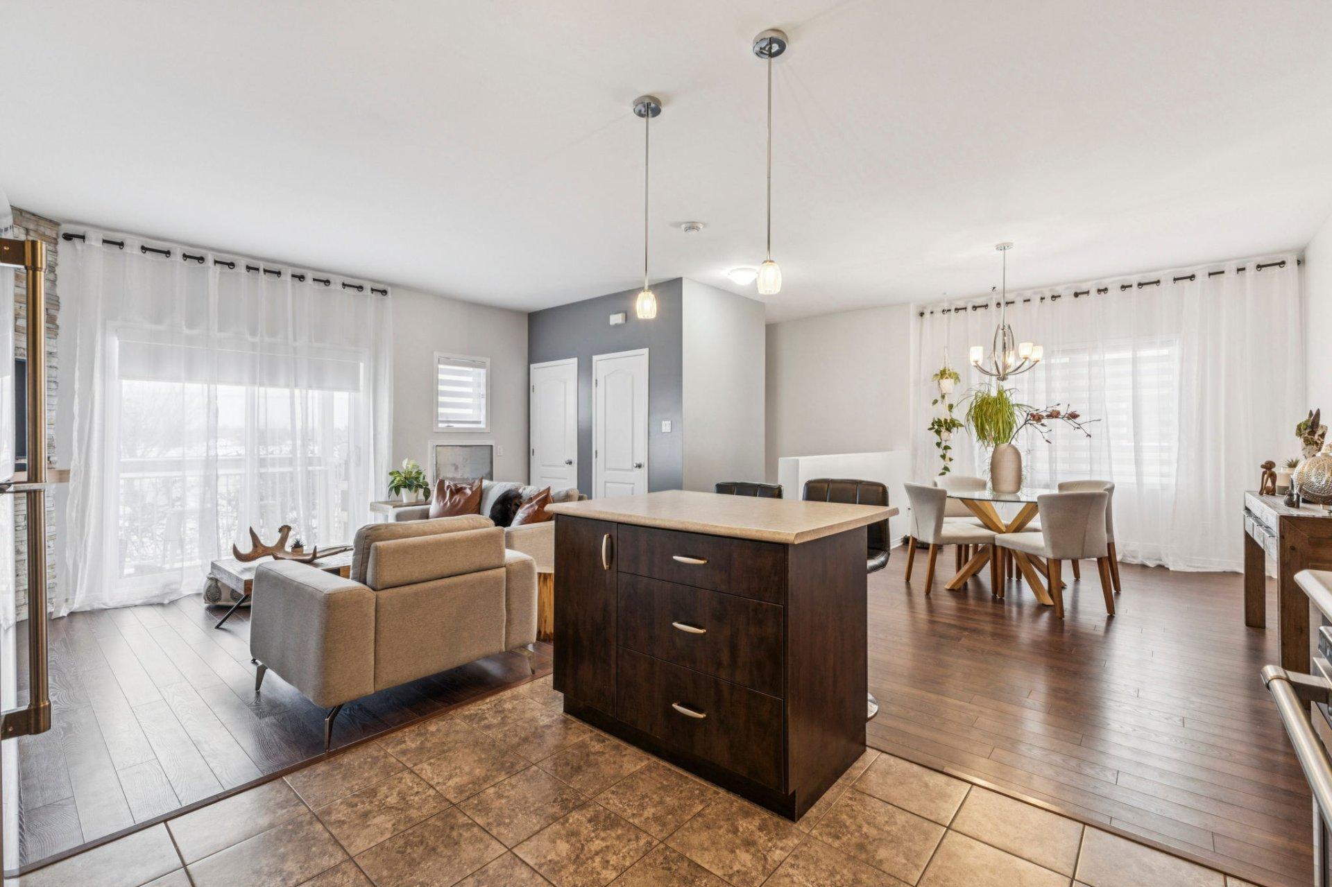 









1490


Boul. Maloney E.

, 3,
Gatineau (Gatineau),




QC
J8P1J3

