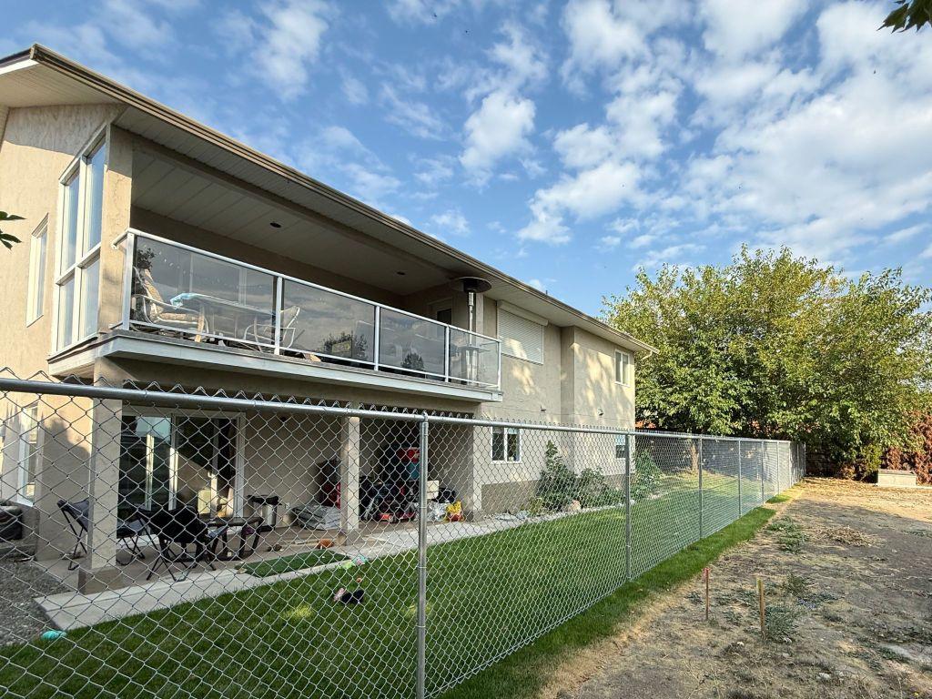 









1009


Hudson

Road,
West Kelowna,




BC
V1Z 1J2

