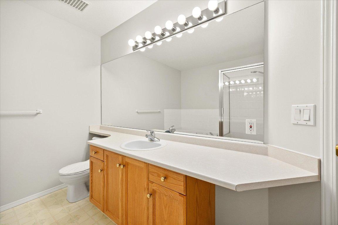 









680


Valley

Road, 12,
Kelowna,




BC
V1V 2J3

