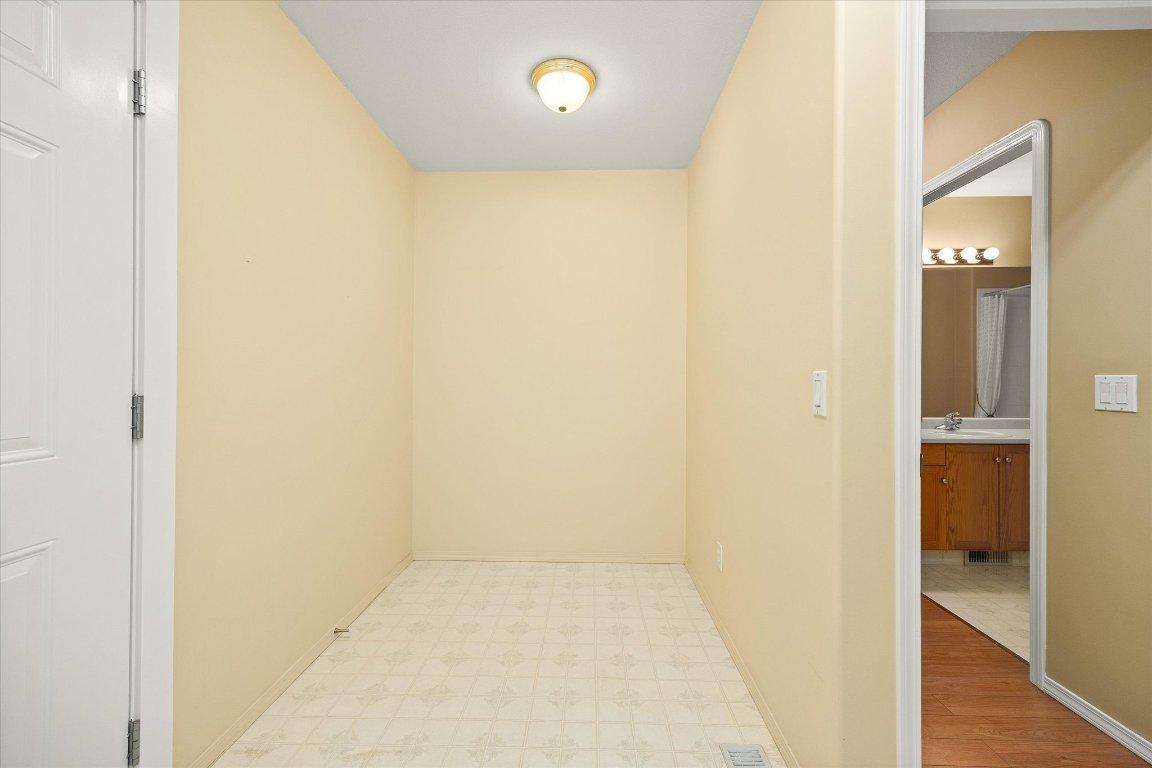 









680


Valley

Road, 12,
Kelowna,




BC
V1V 2J3

