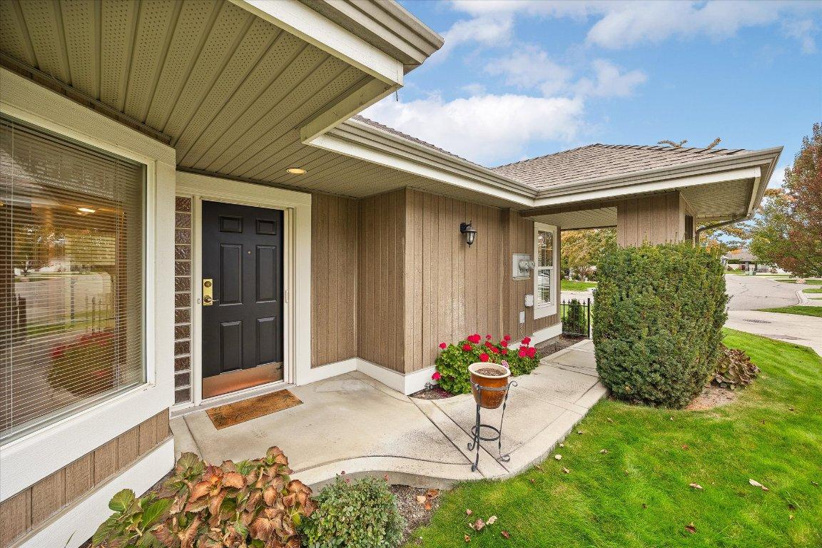 









680


Valley

Road, 12,
Kelowna,




BC
V1V 2J3

