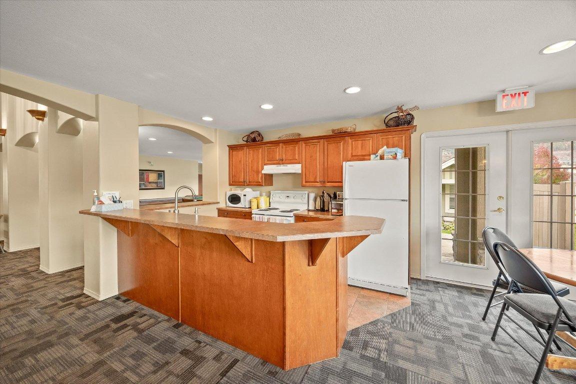 









680


Valley

Road, 12,
Kelowna,




BC
V1V 2J3

