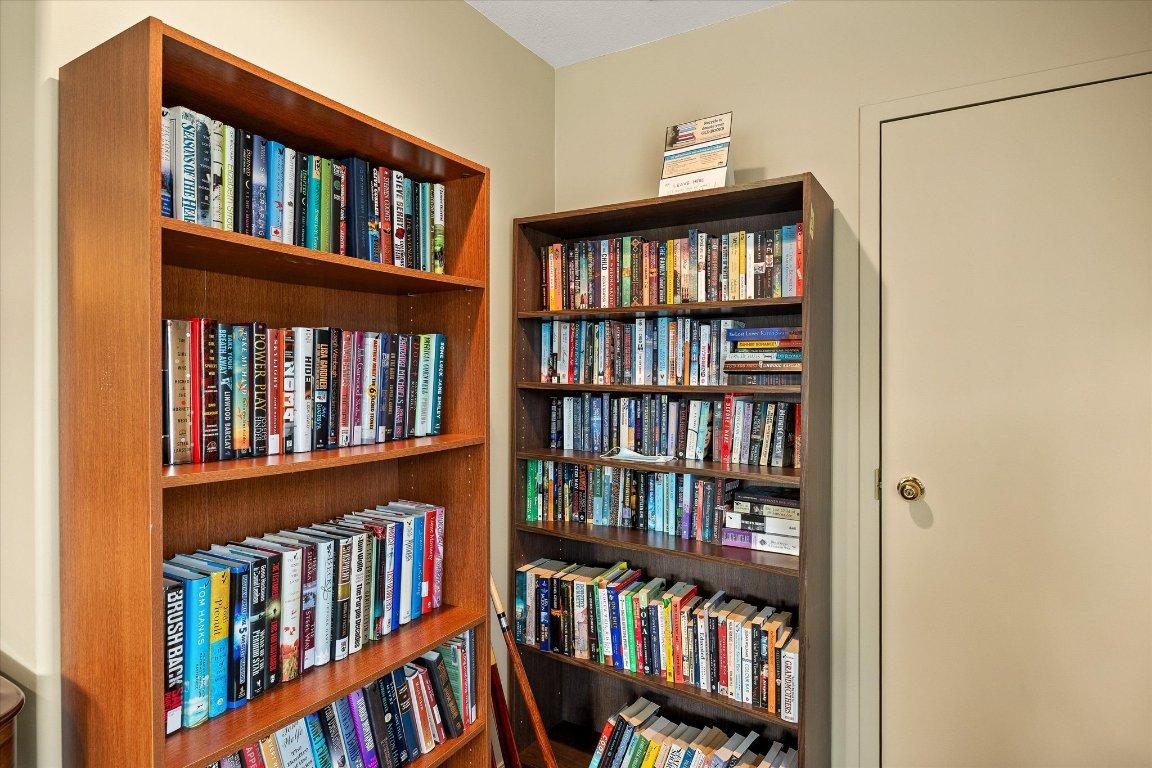 









680


Valley

Road, 12,
Kelowna,




BC
V1V 2J3

